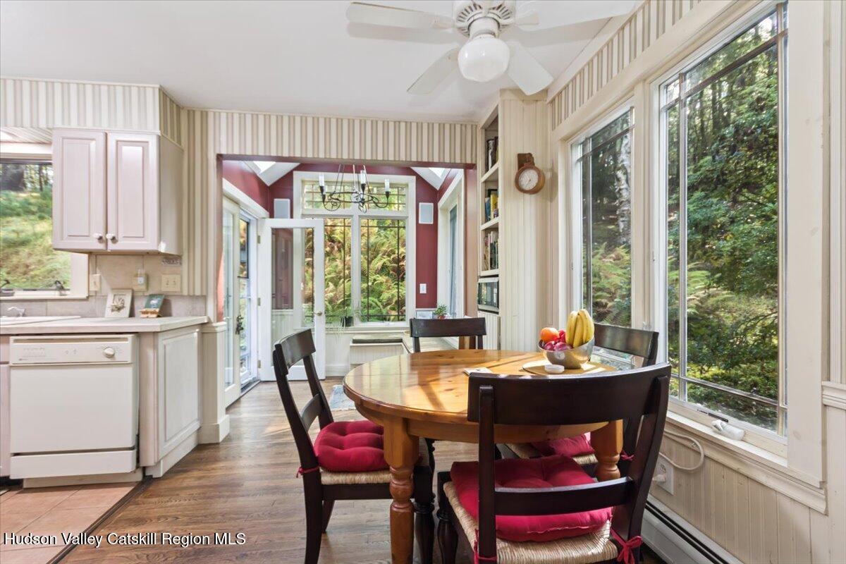 Cozy Country Cottage