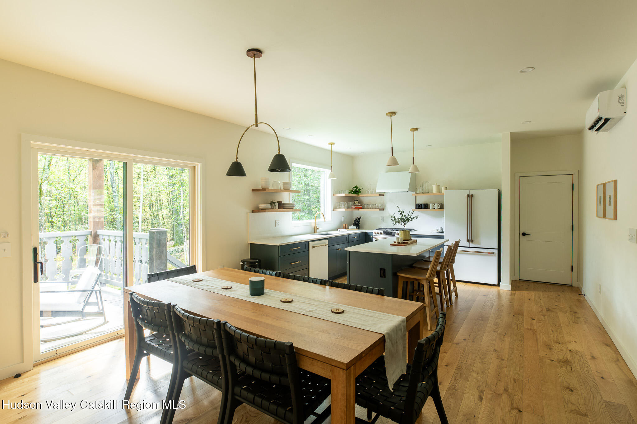 Modern Country Living in Olive