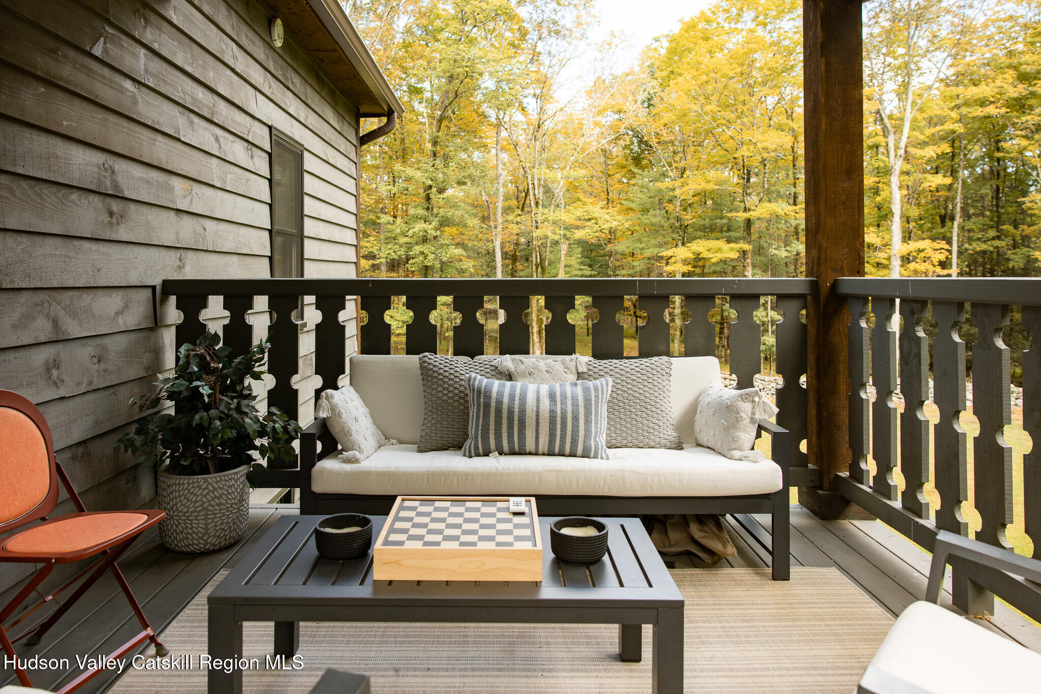 Modern Country Living in Olive