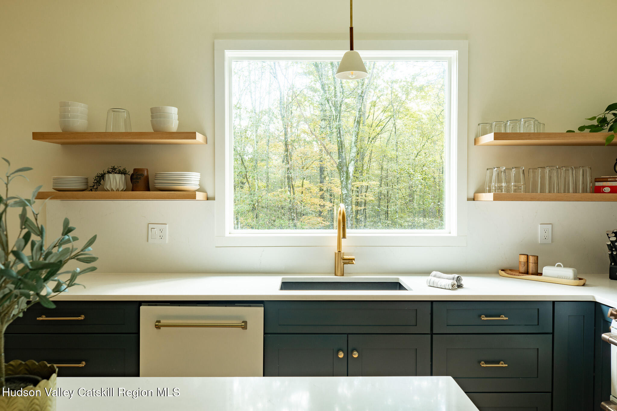 Modern Country Living in Olive