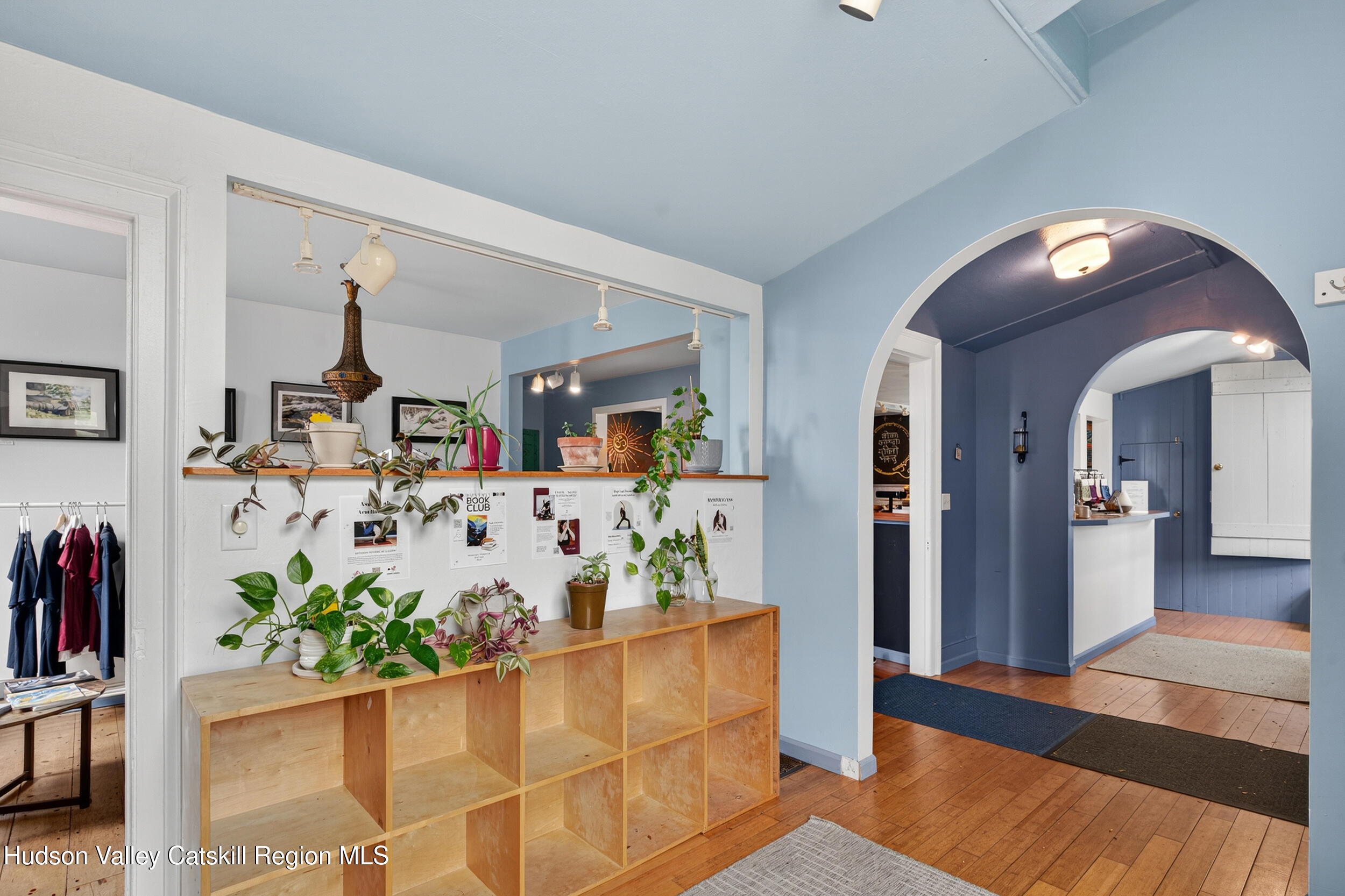Creative Commerical Compound