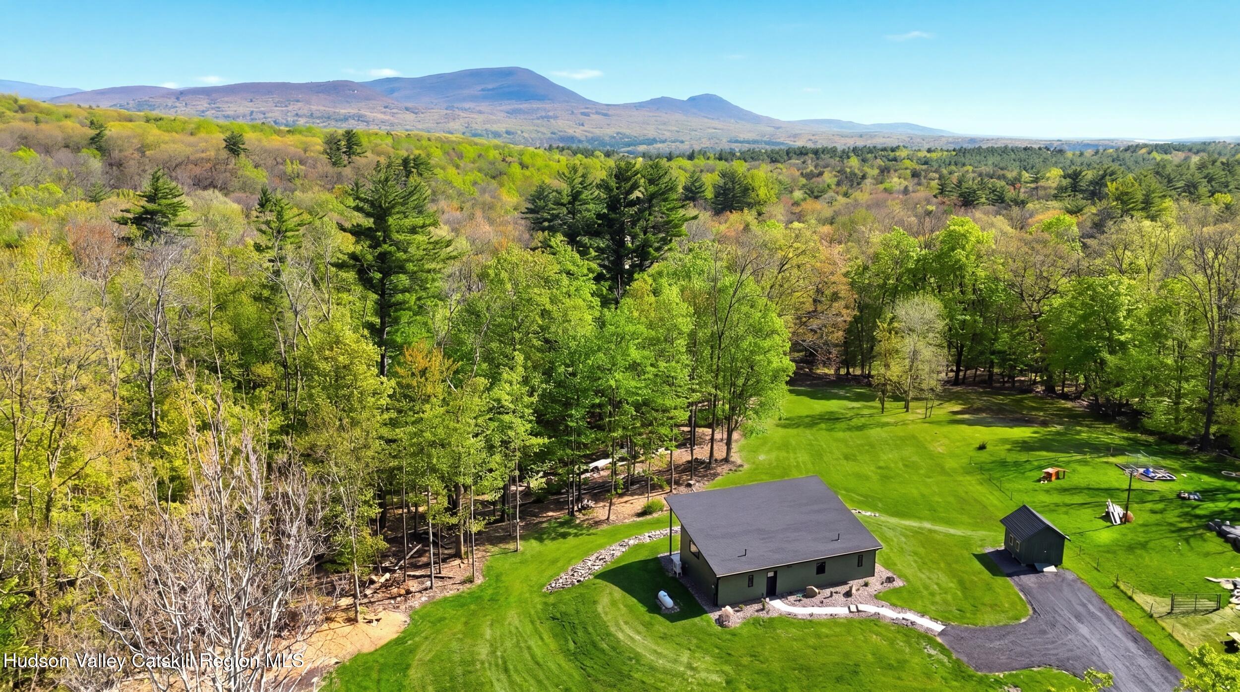 Modern Catskills Retreat