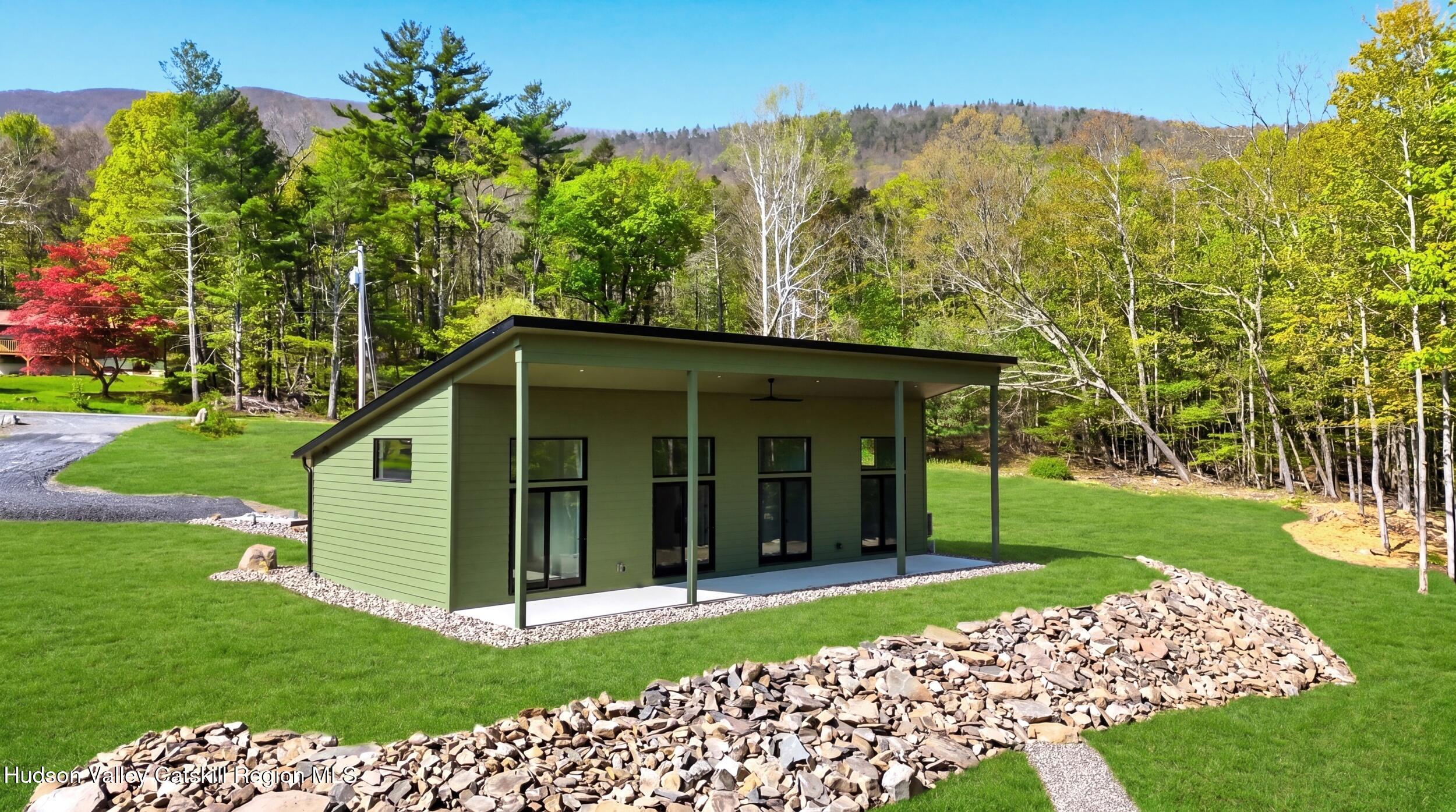 Modern Catskills Retreat