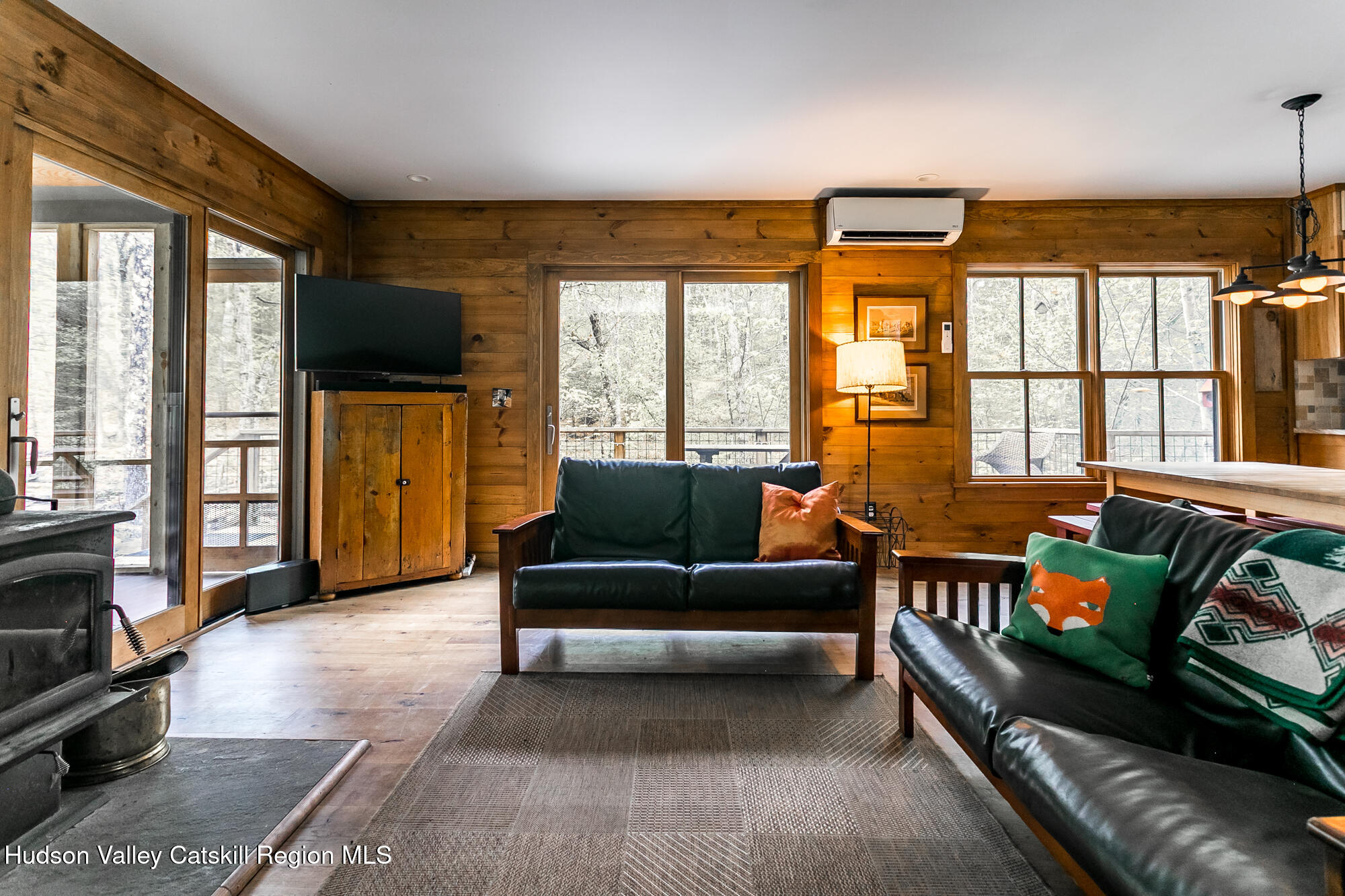 Creekside Hideaway
