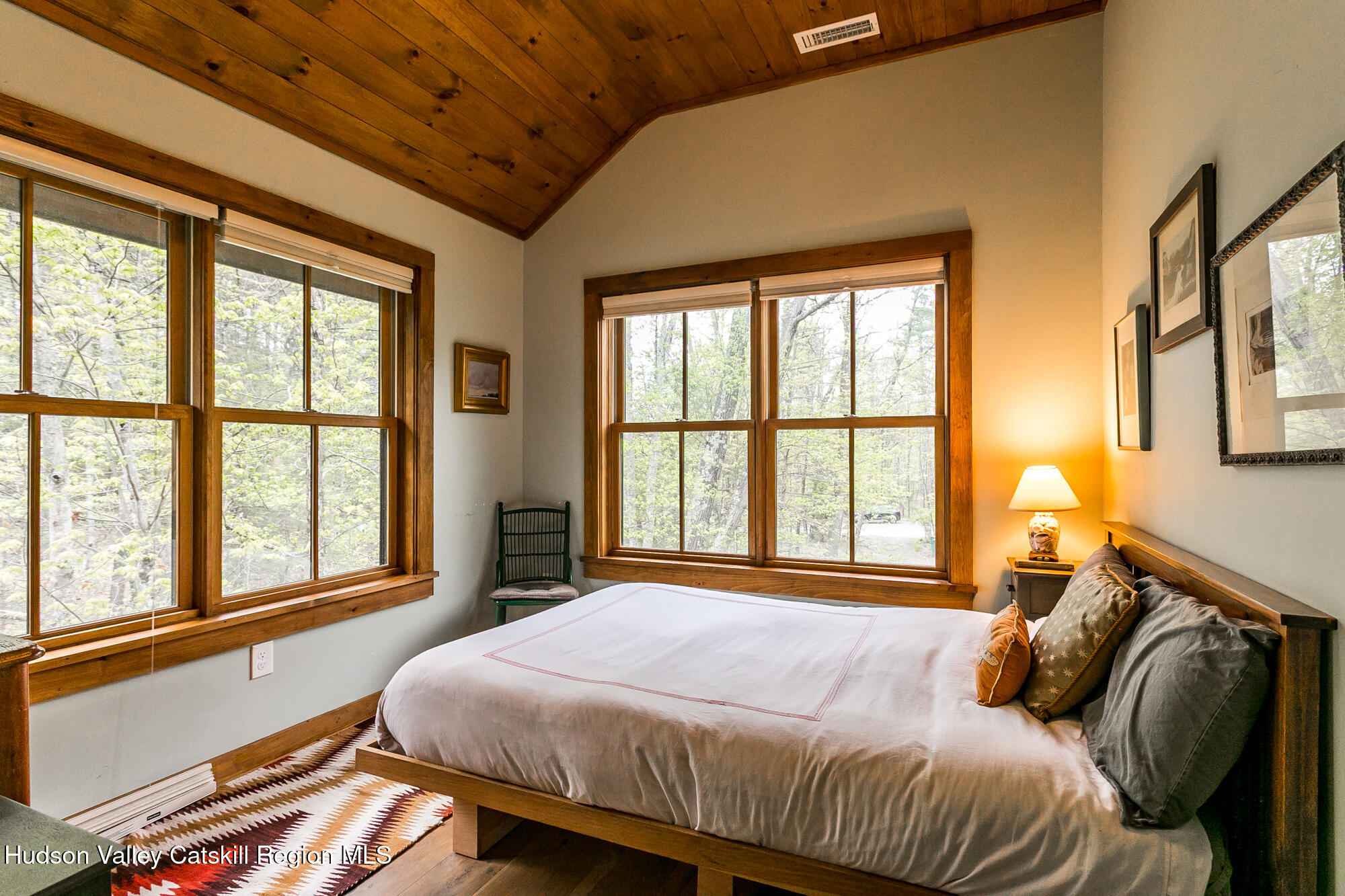 Creekside Hideaway