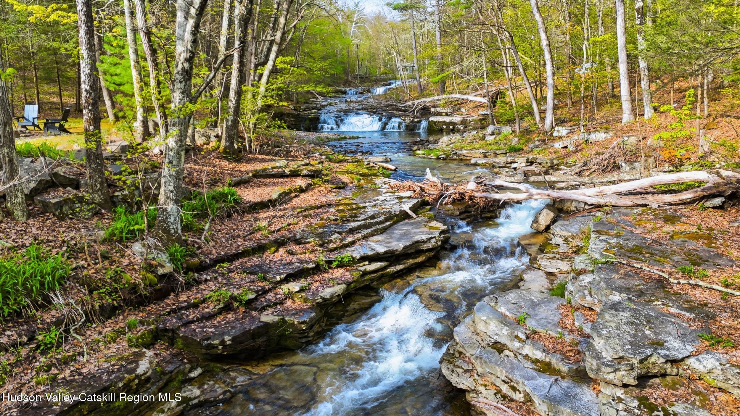 Creekside Hideaway