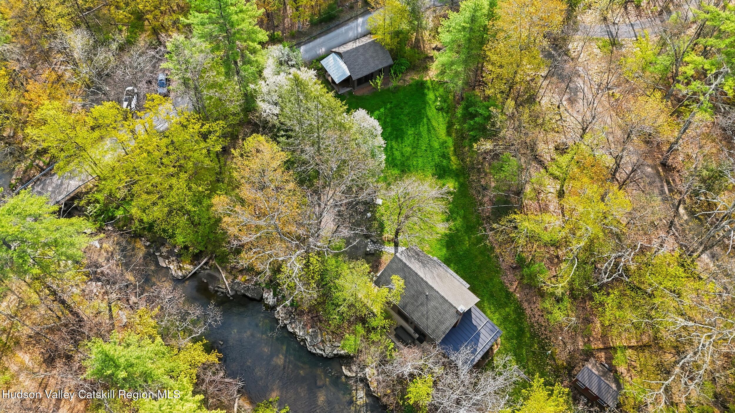 Creekside Hideaway