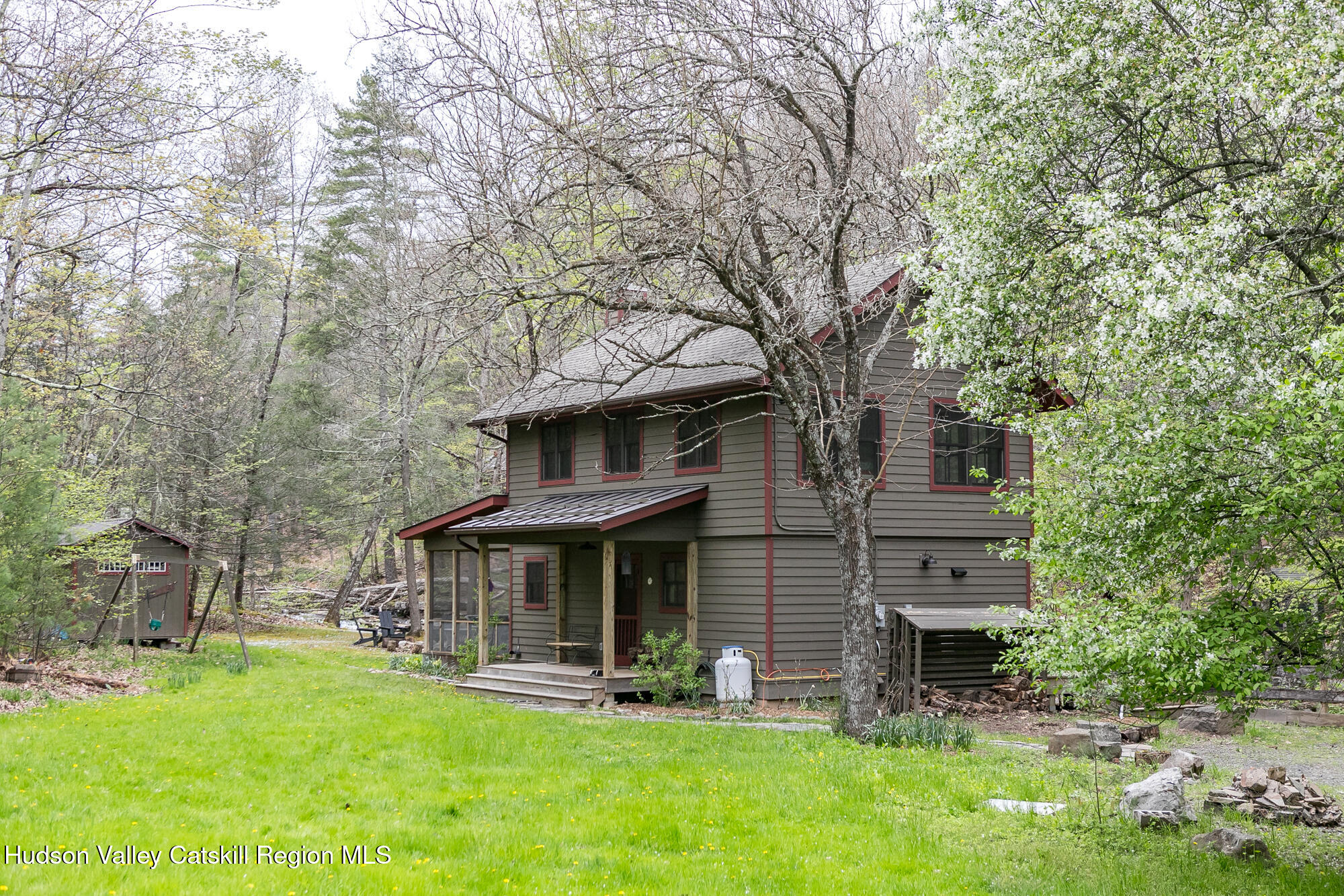 Creekside Hideaway