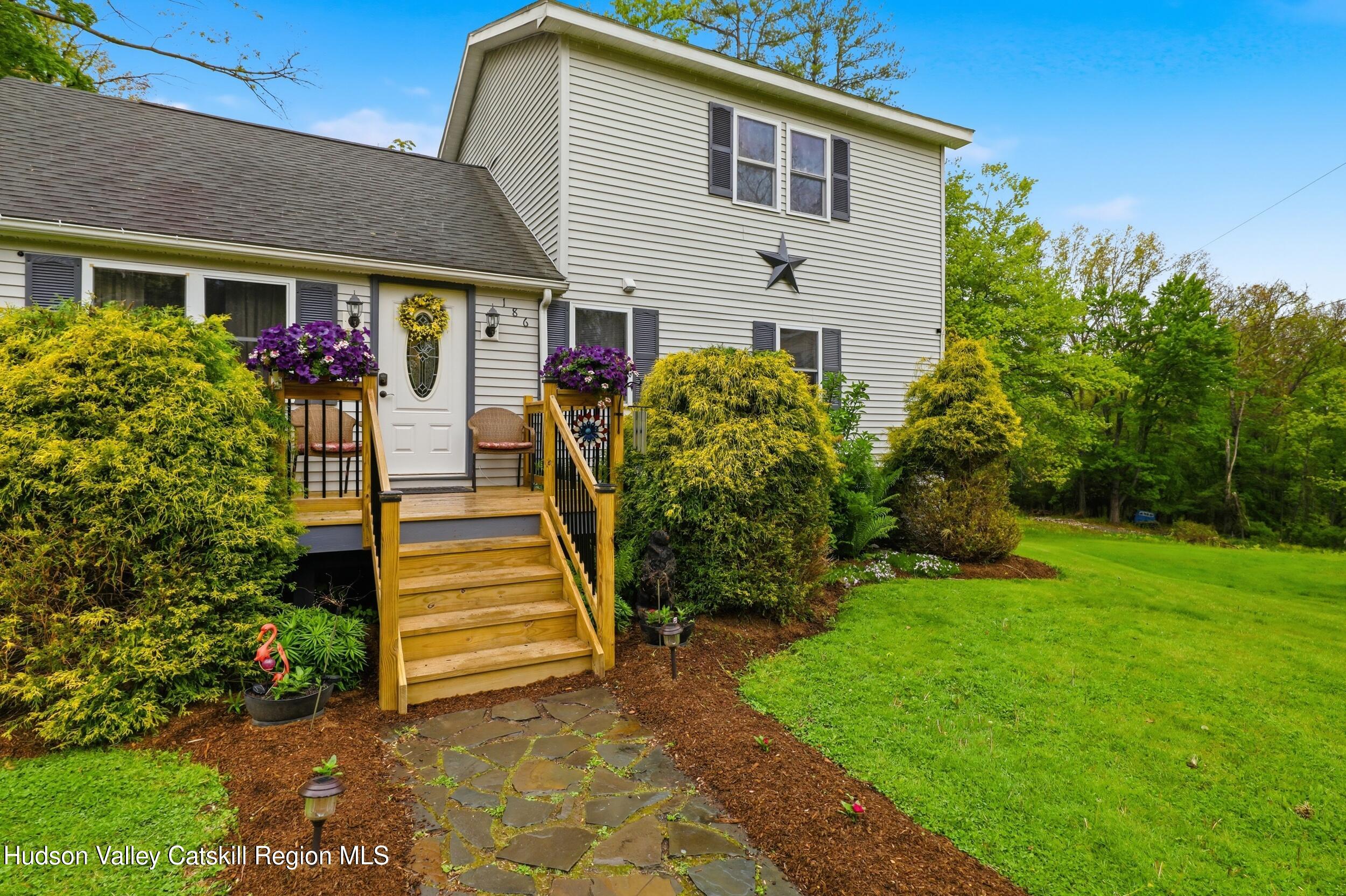 Cozy High Falls Colonial