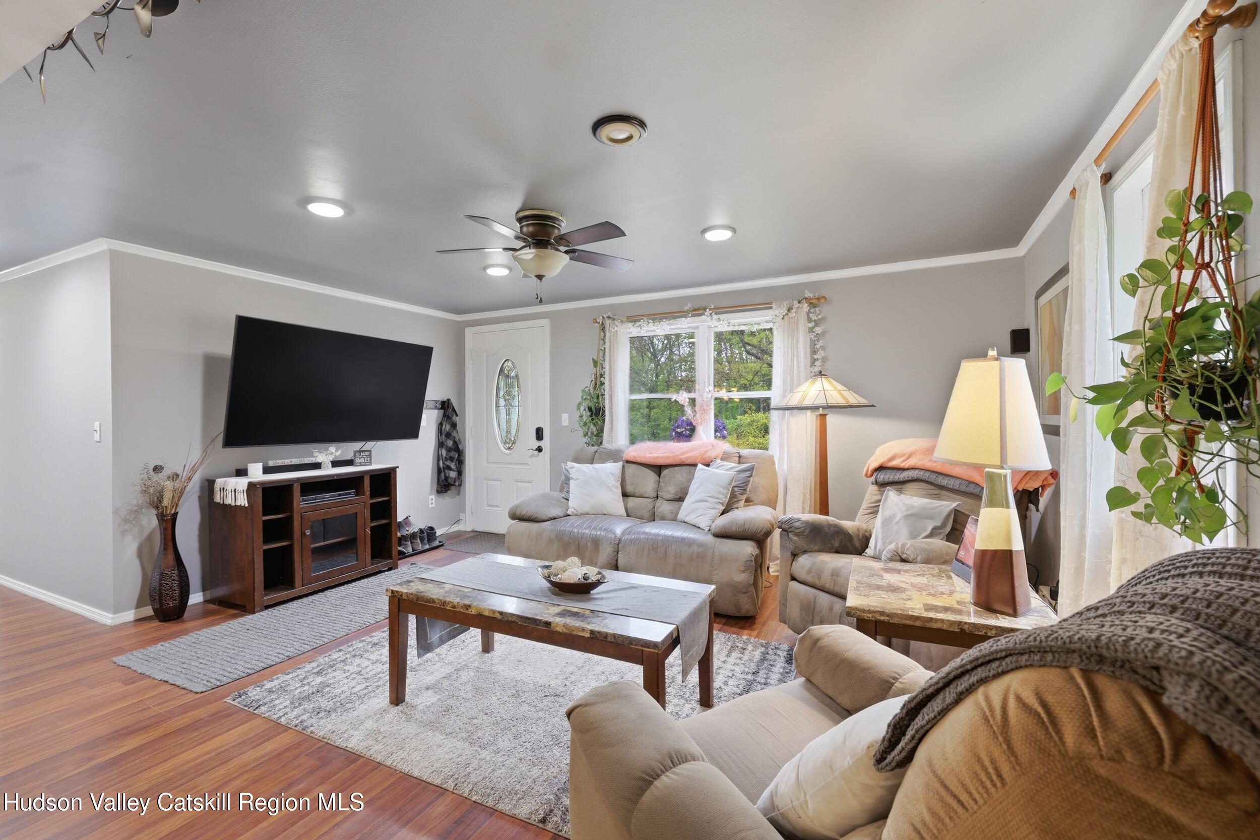 Cozy High Falls Colonial