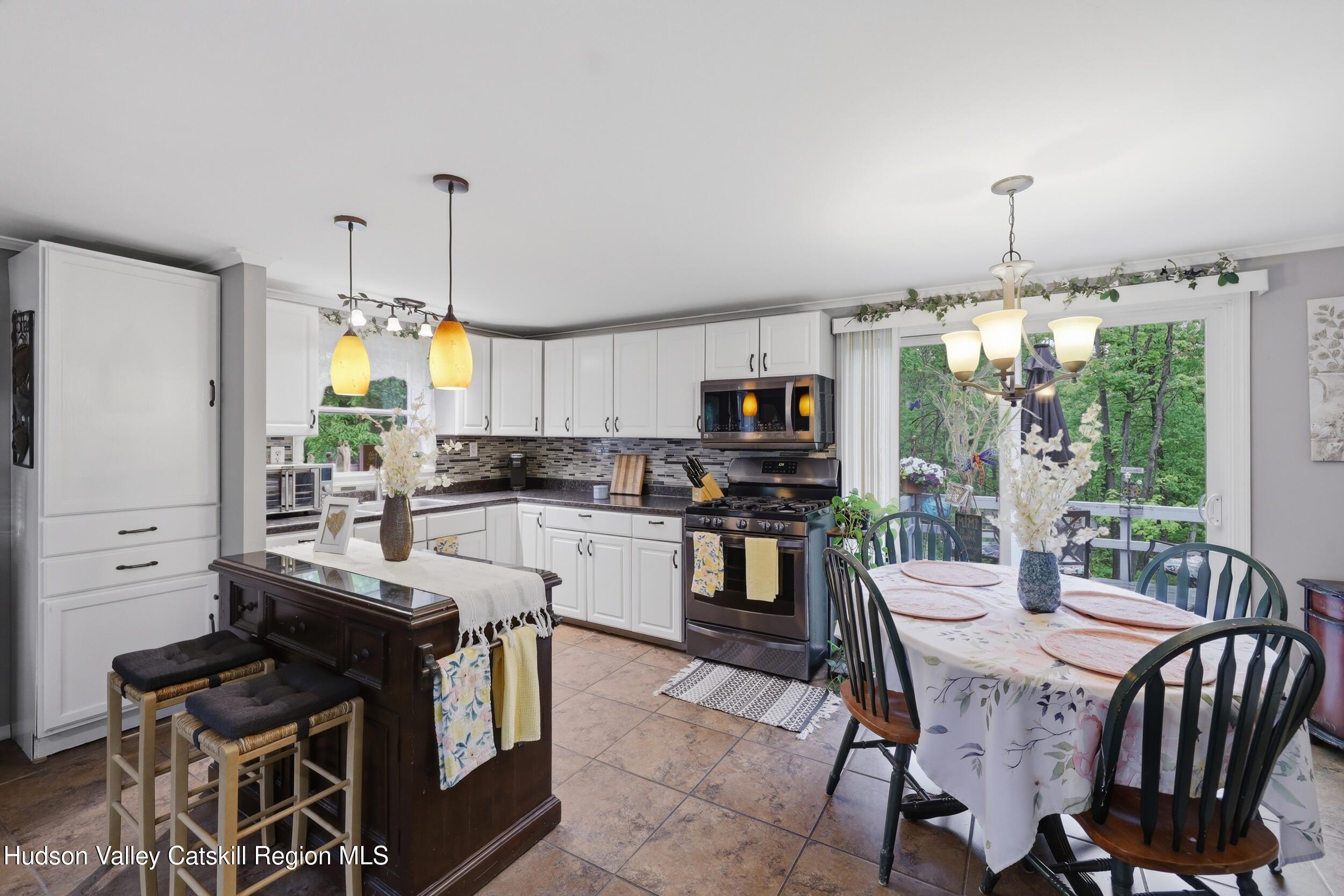 Cozy High Falls Colonial