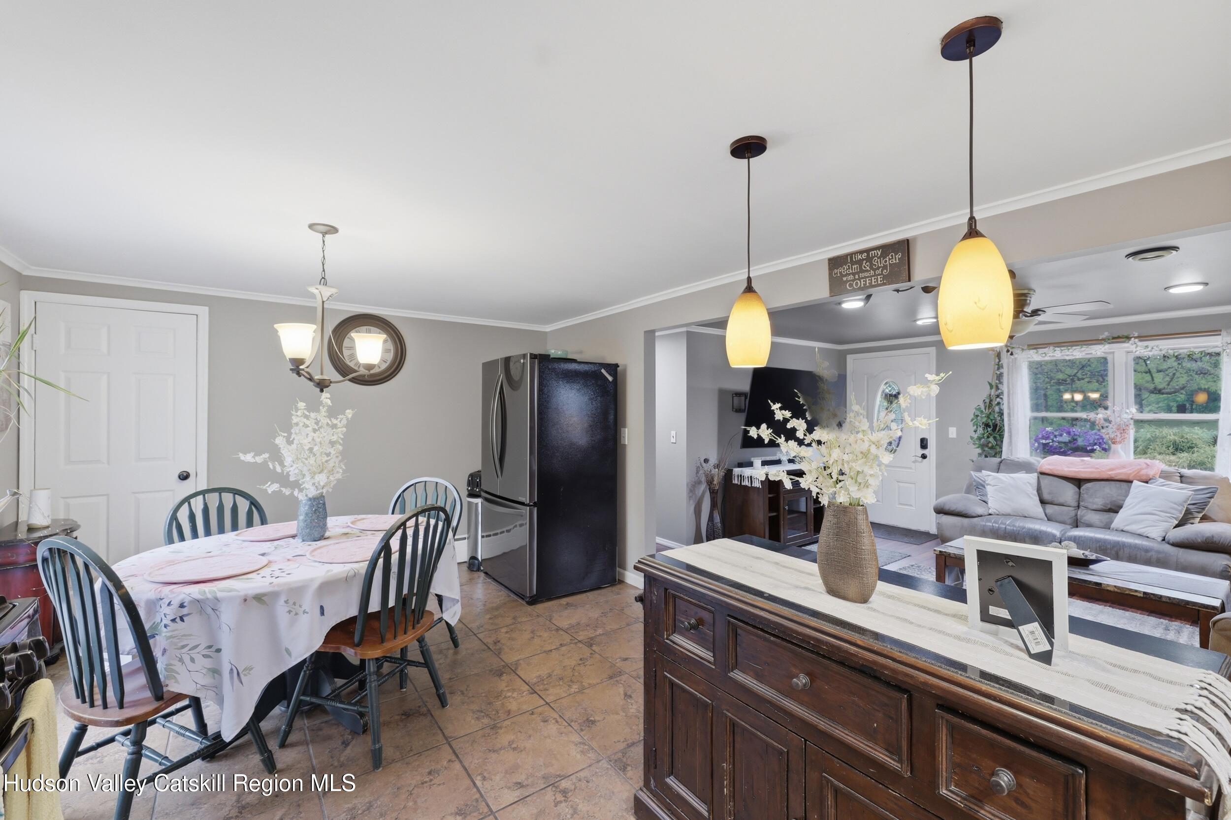 Cozy High Falls Colonial