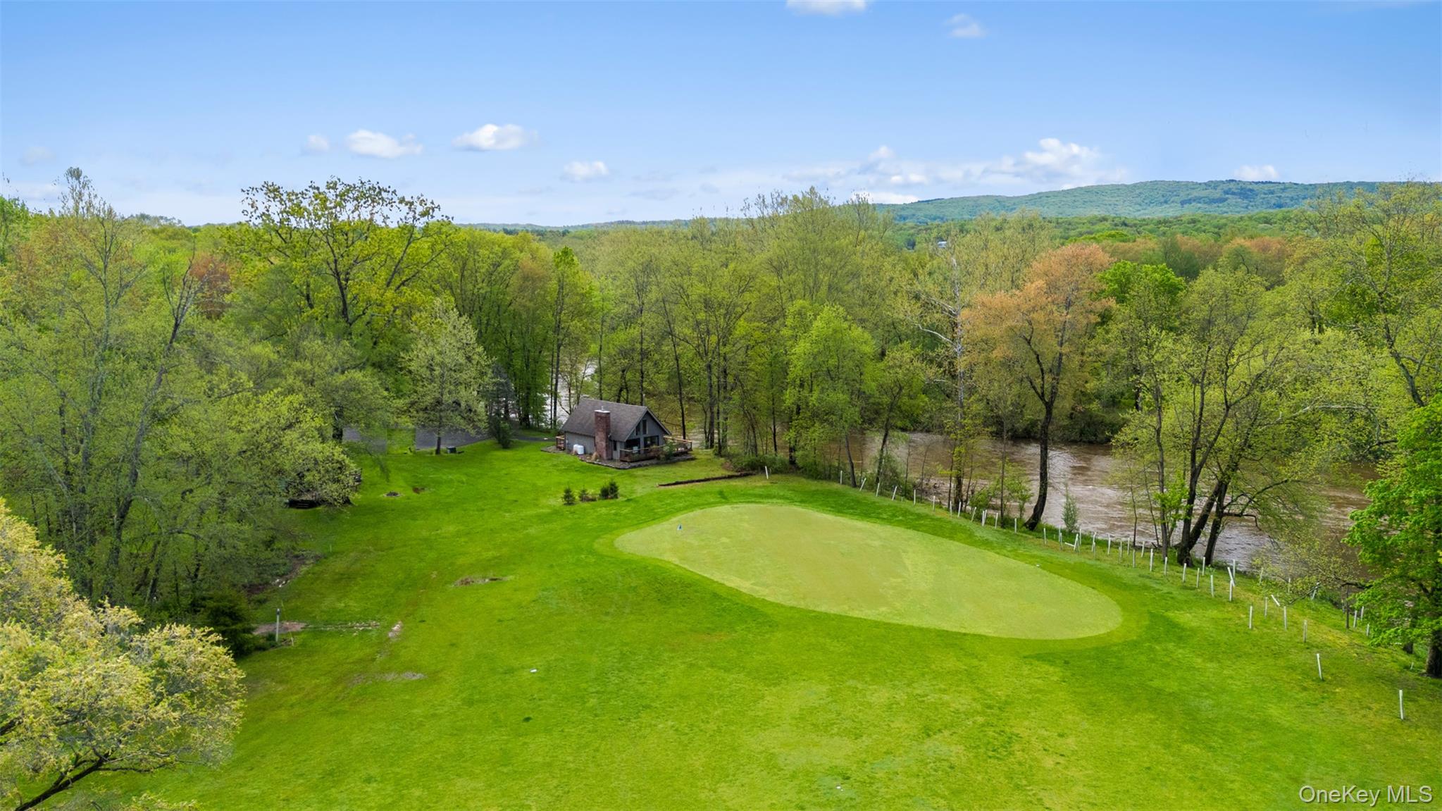 Creekside Golf Course Gem