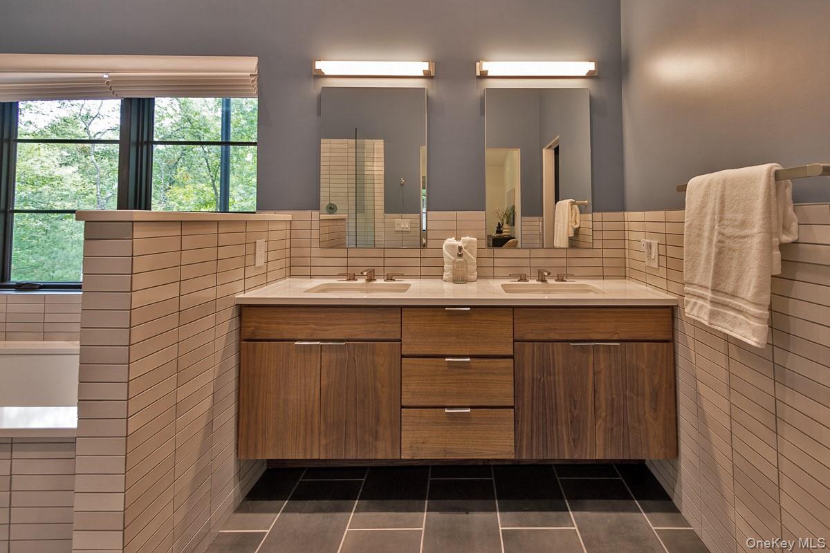 10 Hidden Mountain Lane