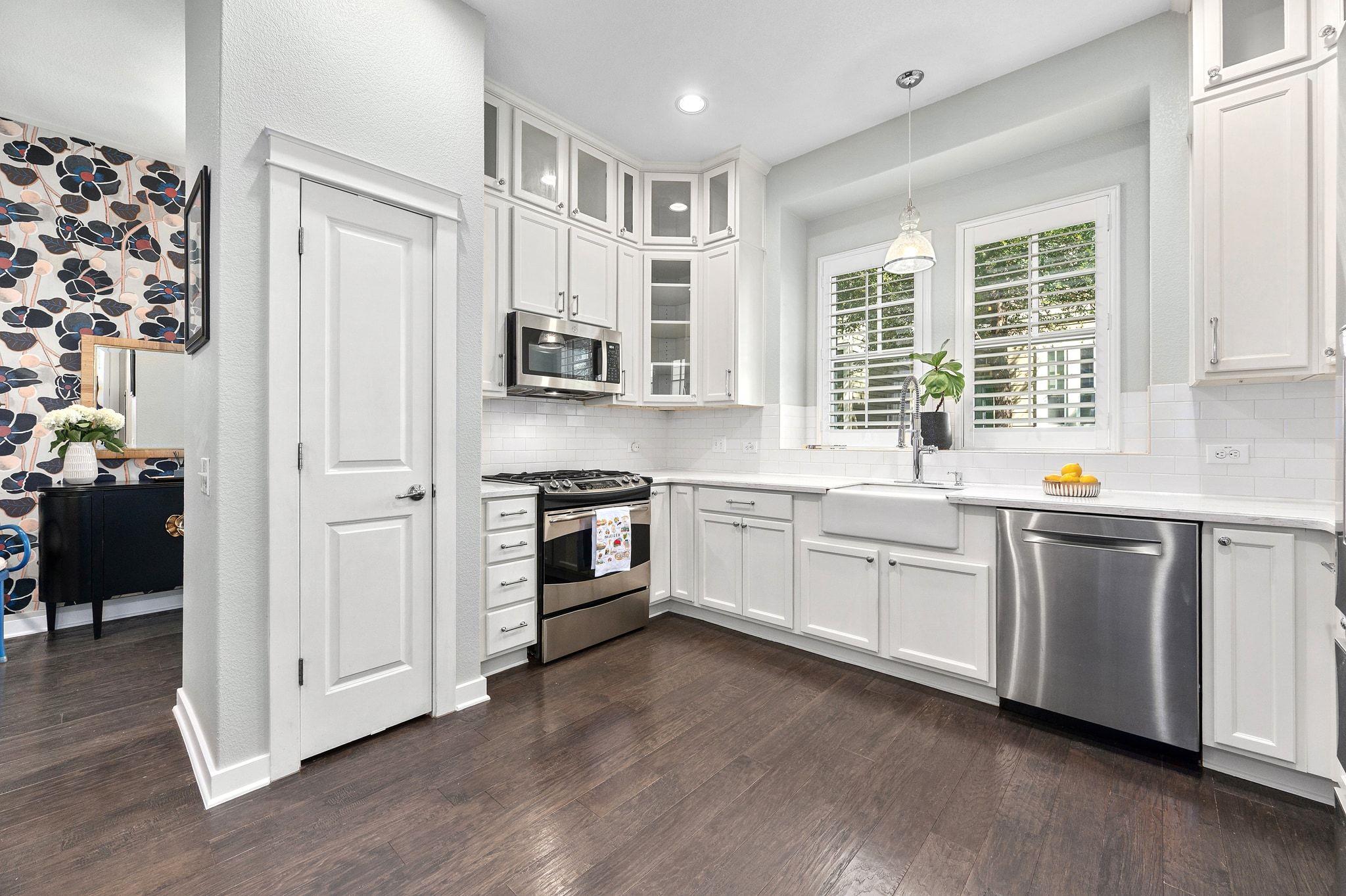 3900 Threadgill ST # 7