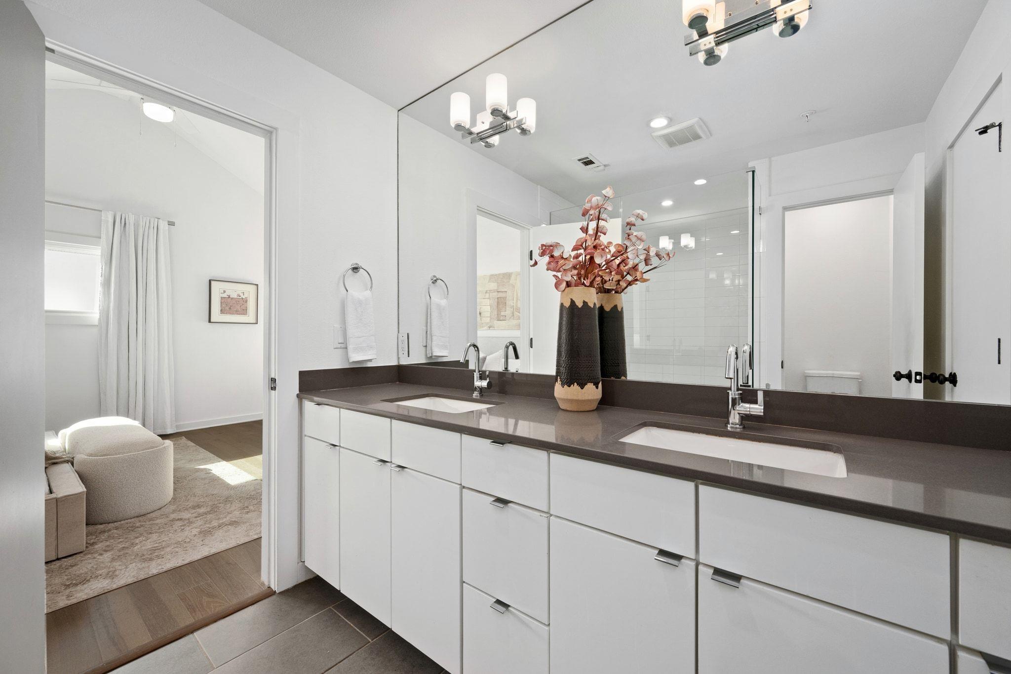 1931 E 38 1/2 ST # 43