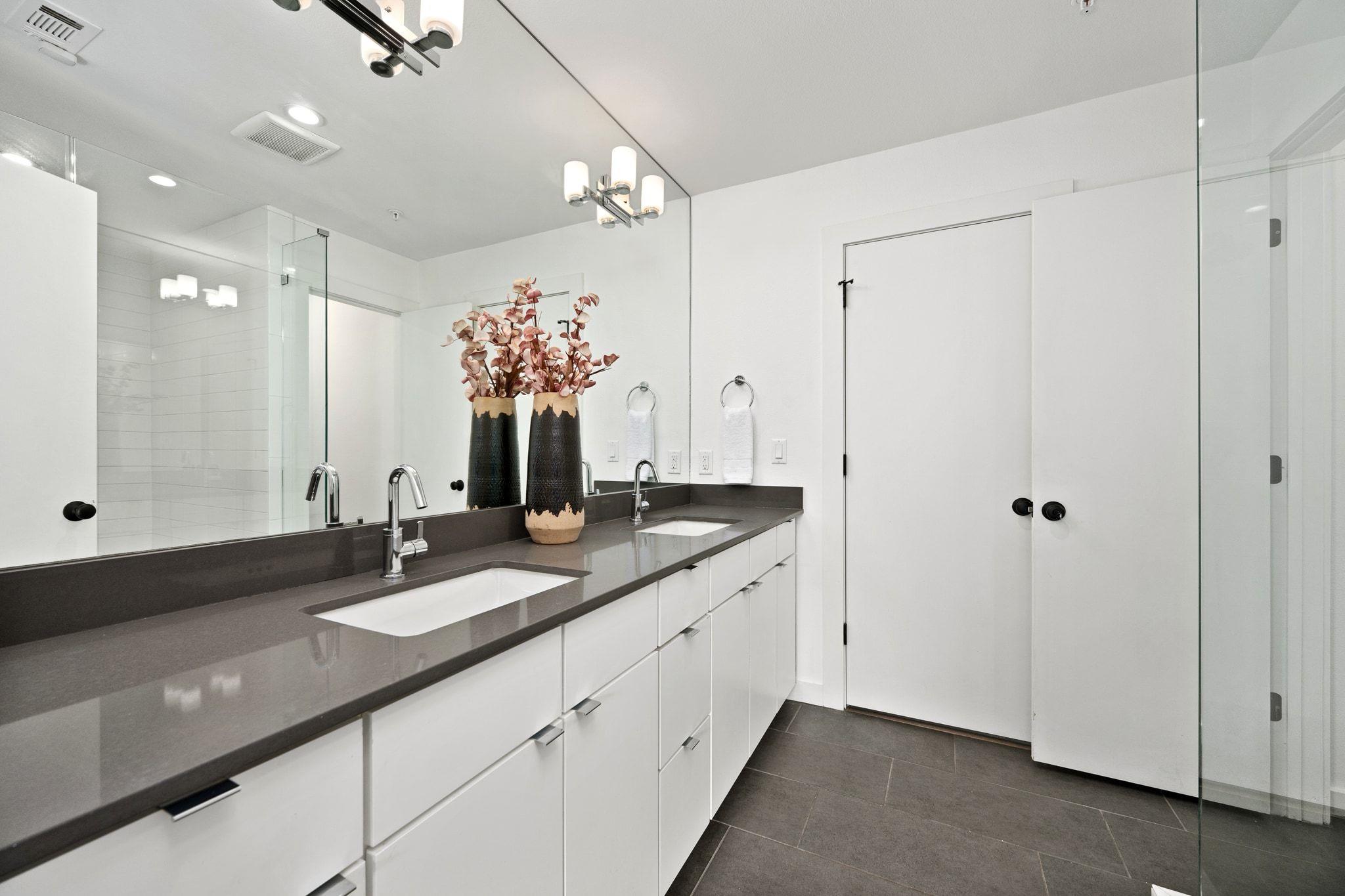 1931 E 38 1/2 ST # 43