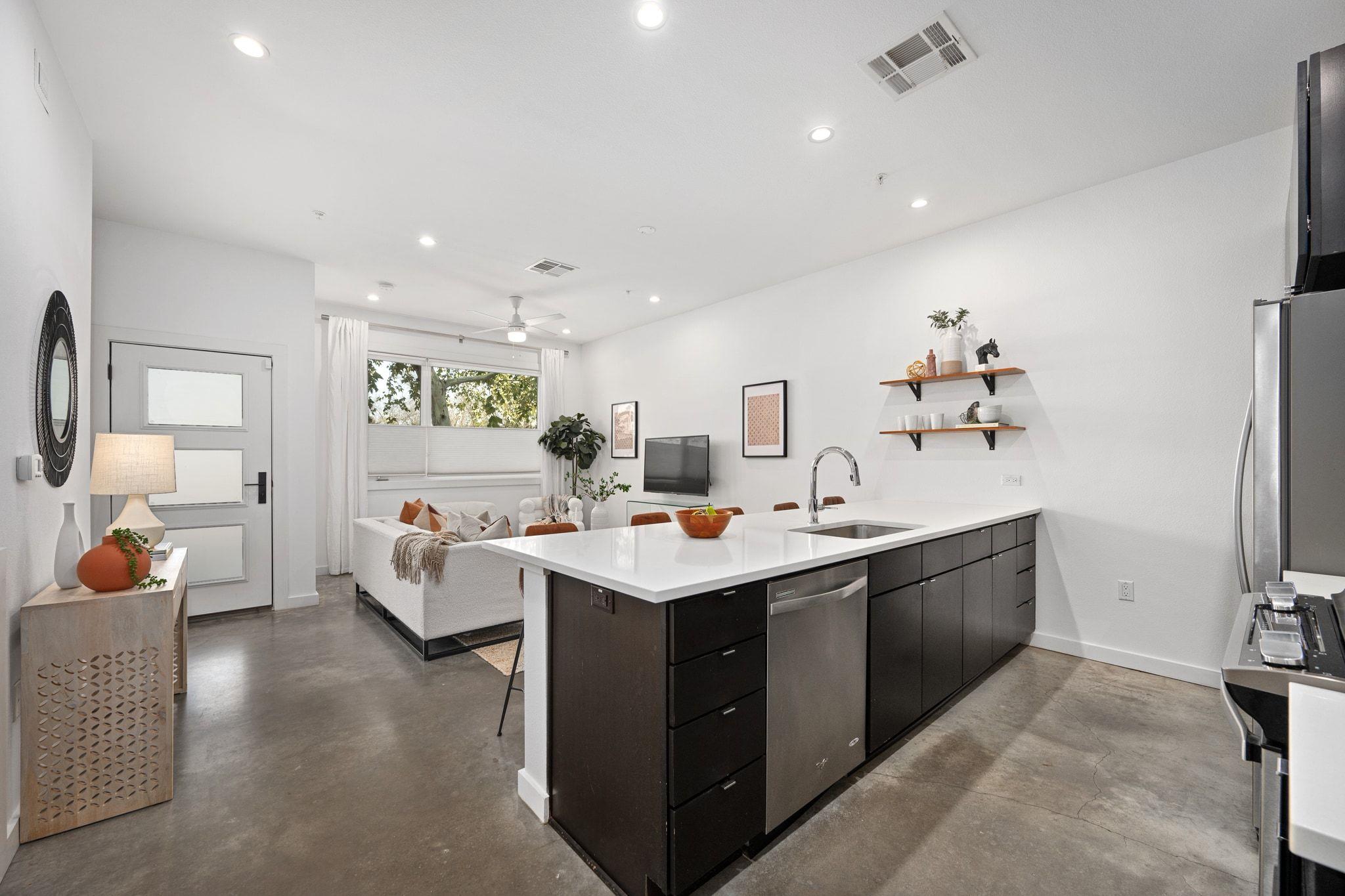 1931 E 38 1/2 ST # 43