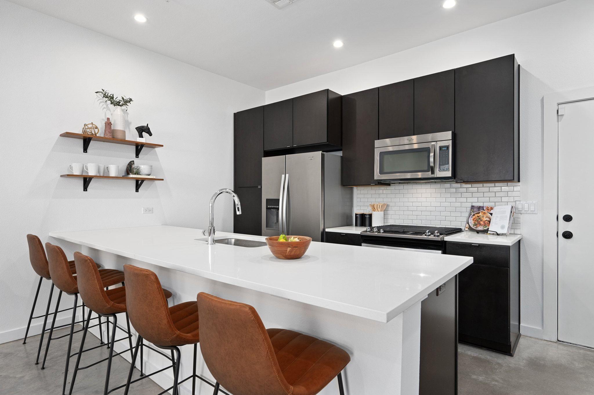 1931 E 38 1/2 ST # 43