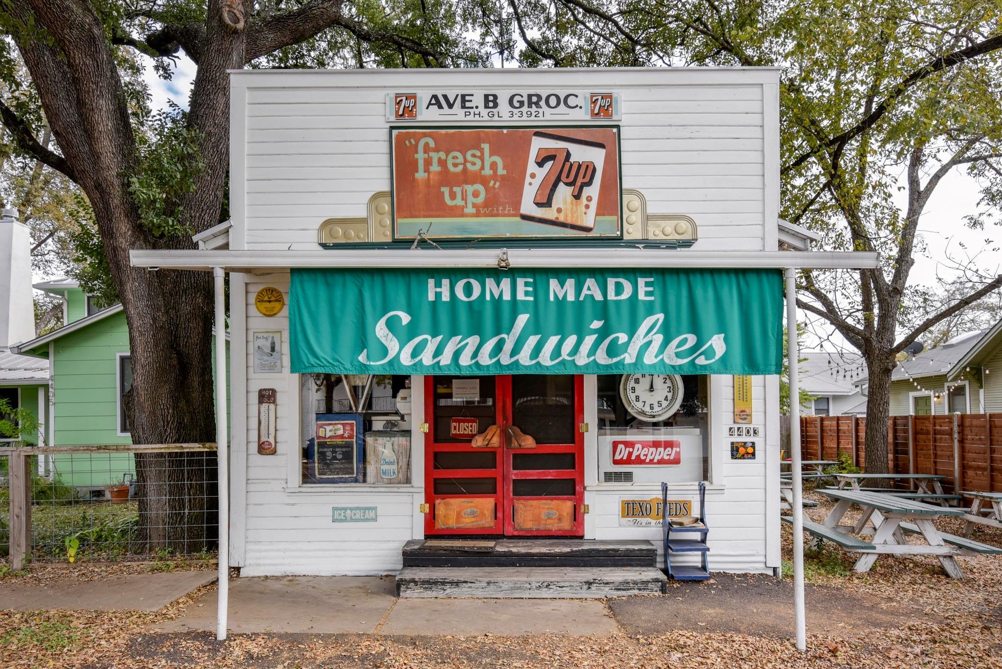 4409 Duval ST # 305