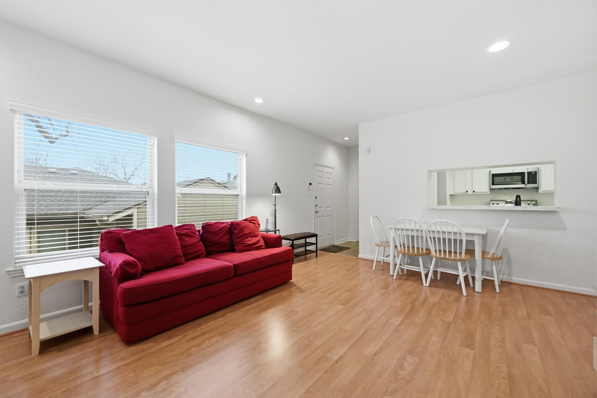 4409 Duval ST # 305