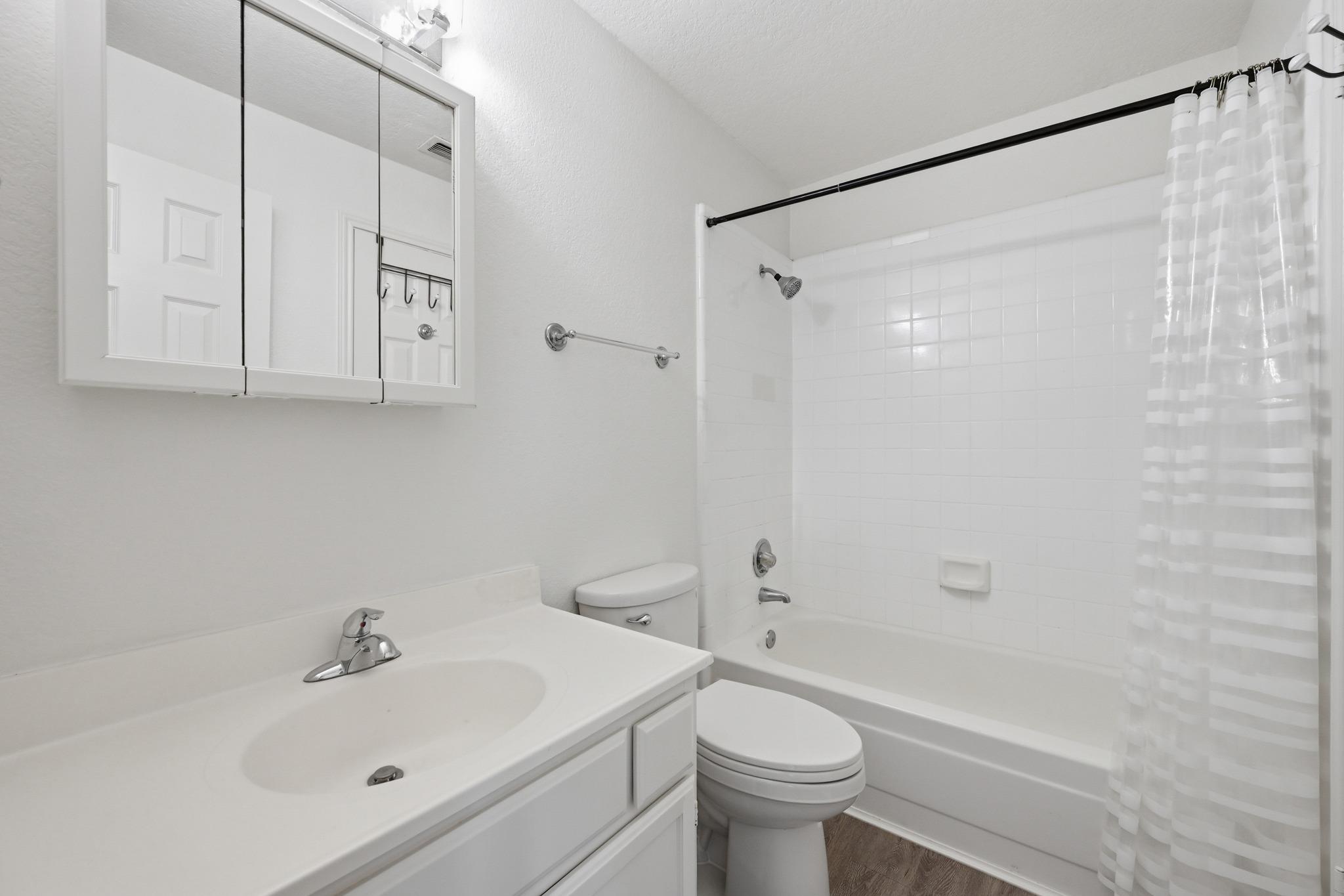 4409 Duval ST # 305