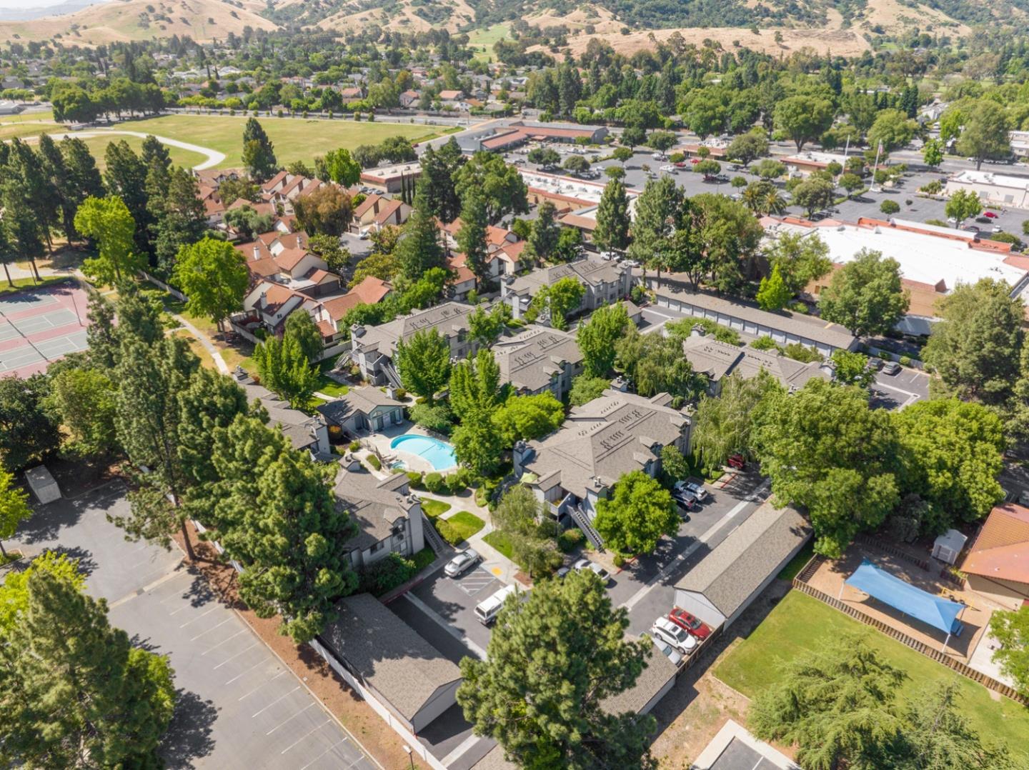 199 Sunwood Meadows PL