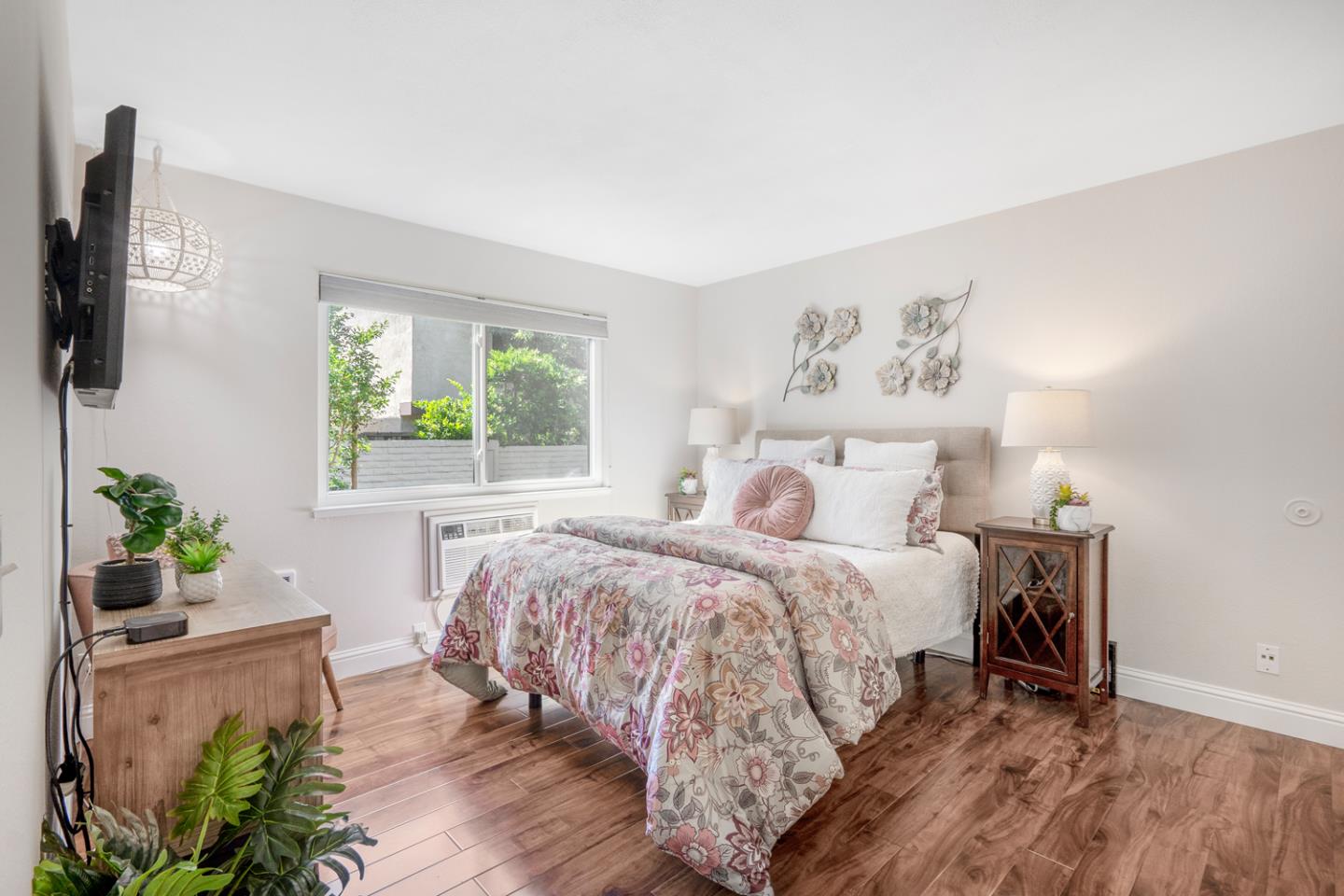 199 Sunwood Meadows PL