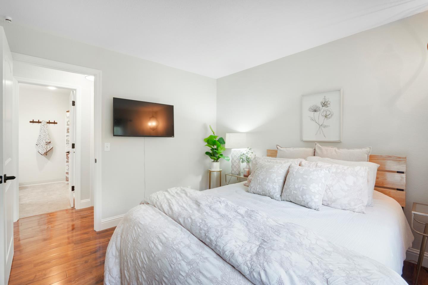 199 Sunwood Meadows PL