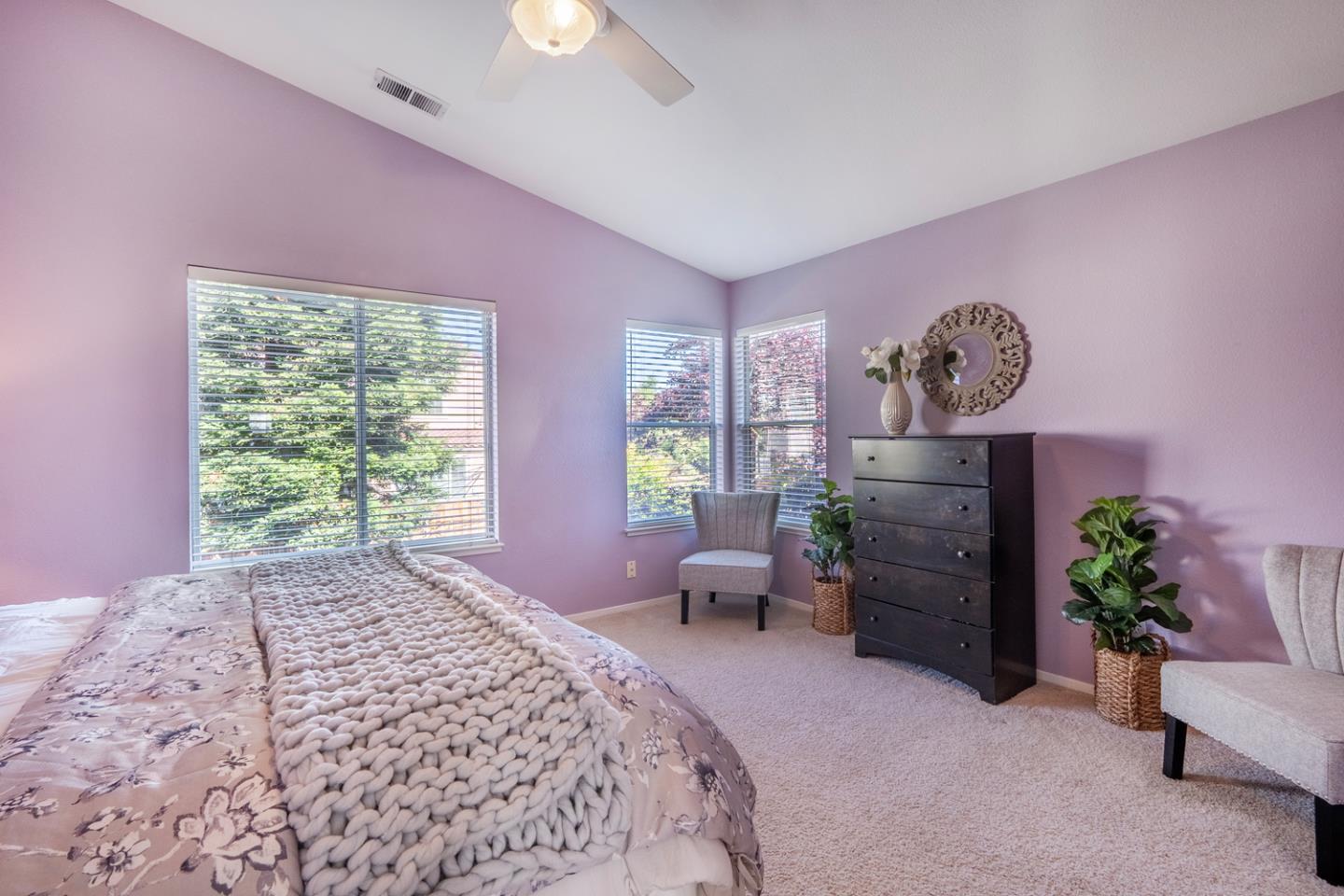 6131 Starling DR
