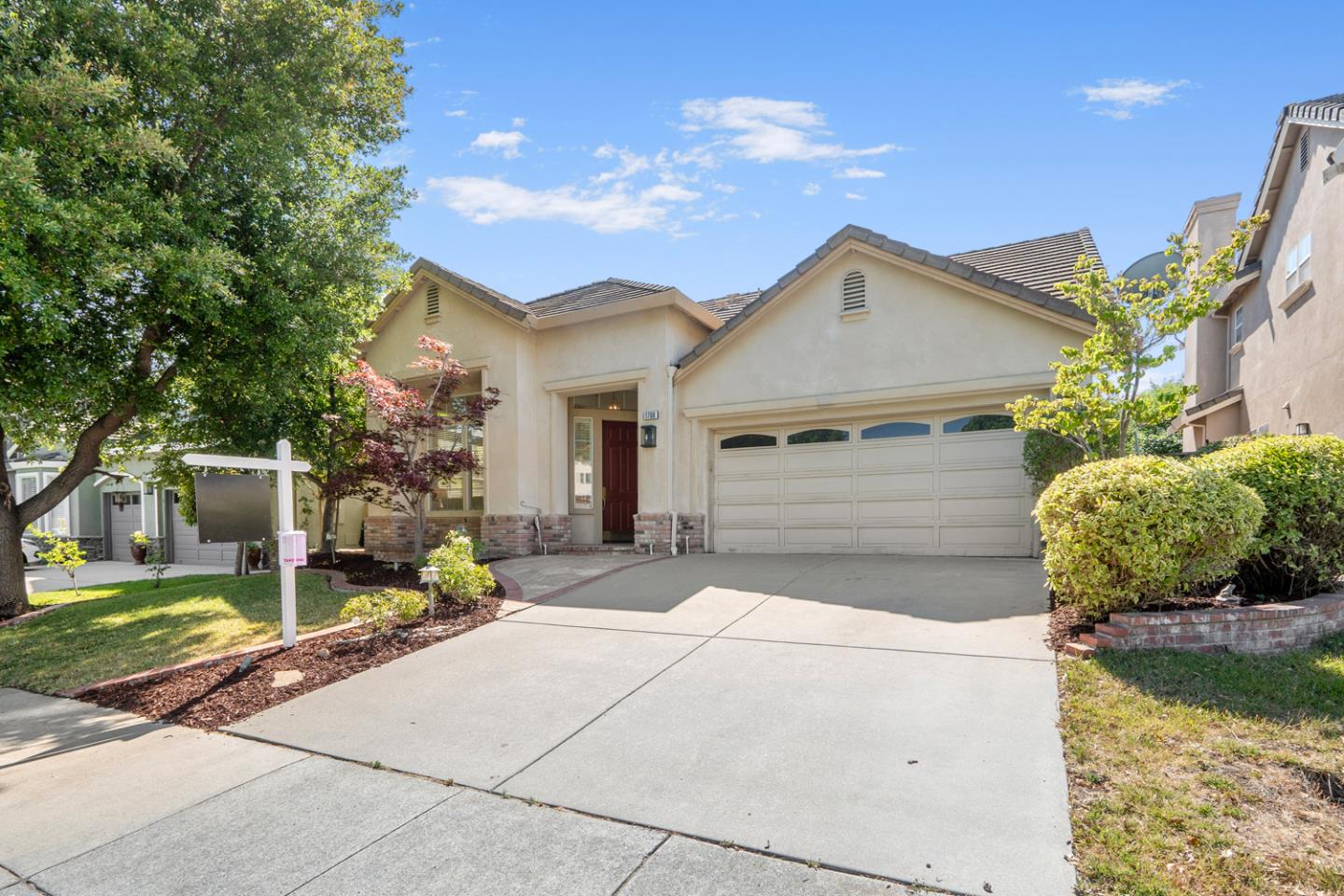 1706 Valley Oaks DR