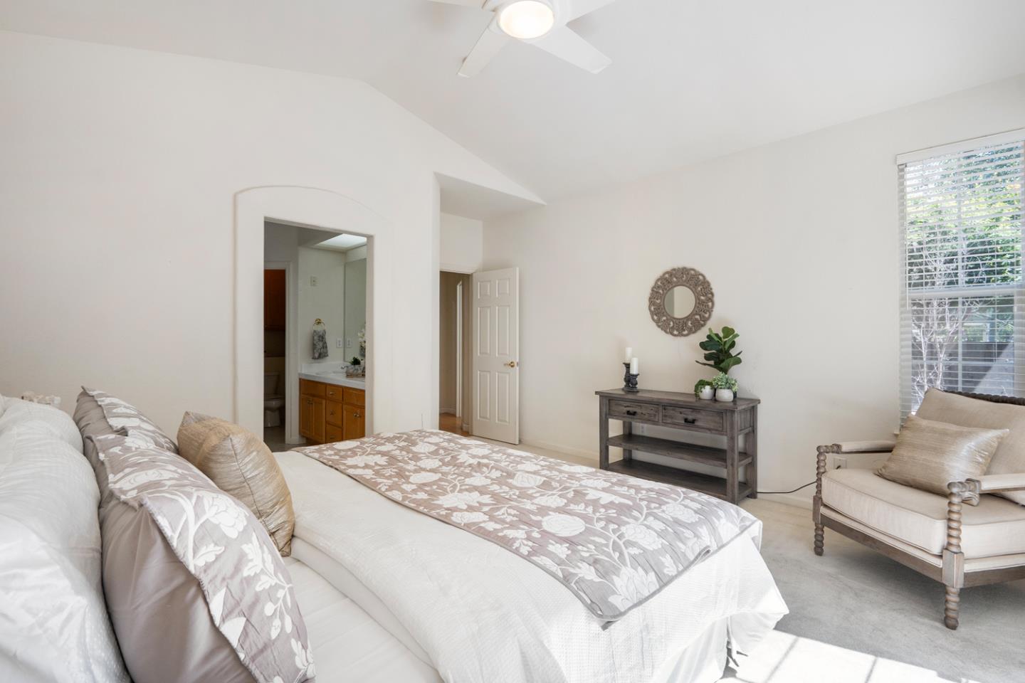 1706 Valley Oaks DR