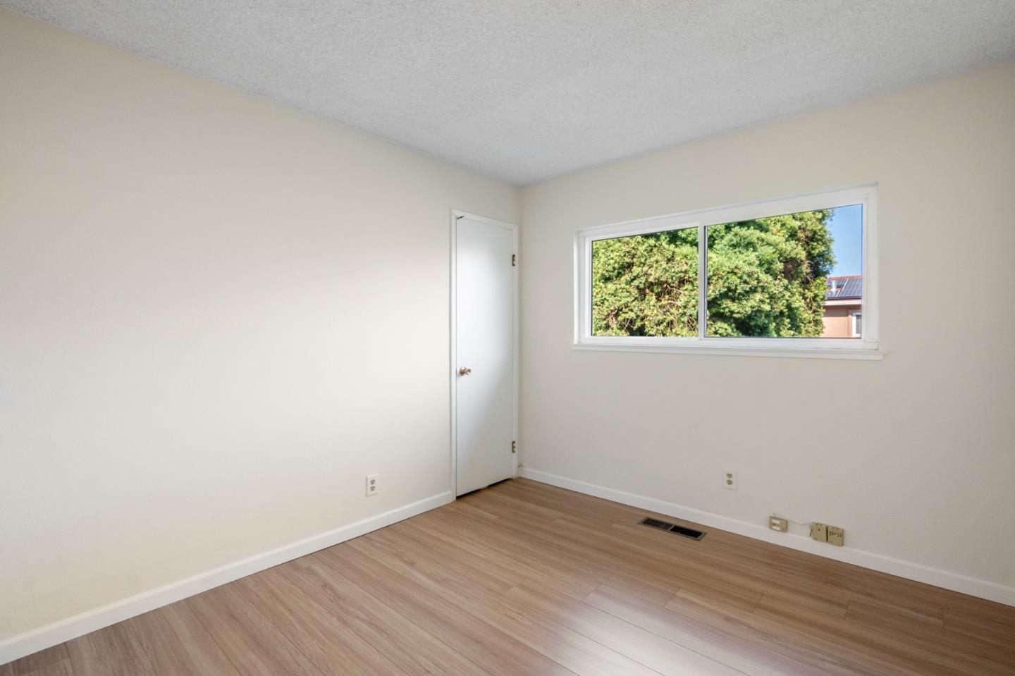 947 Maclay DR