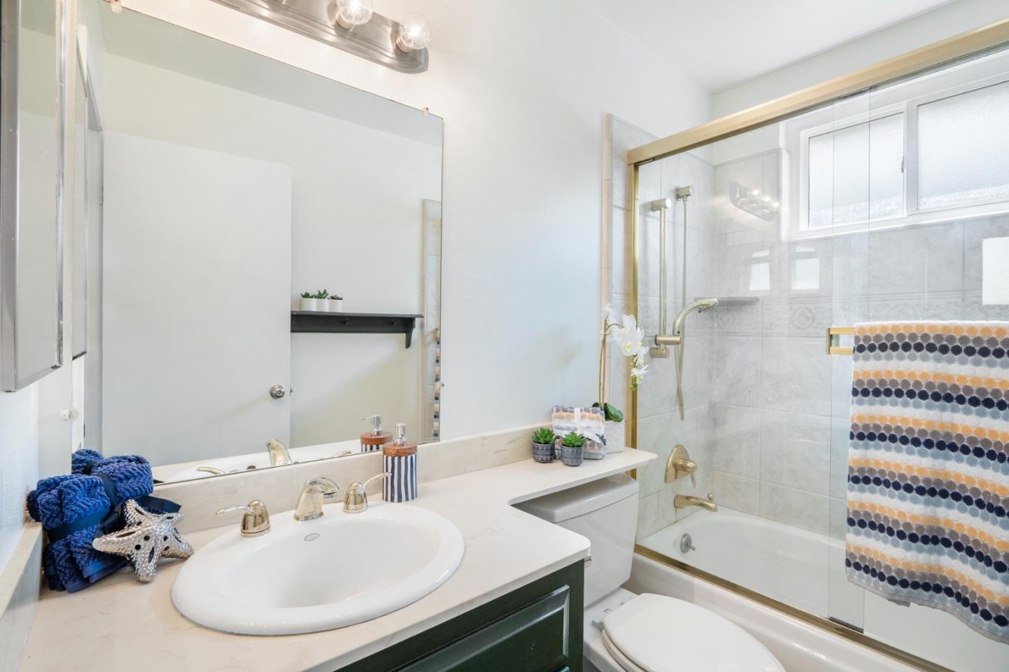 947 Maclay DR