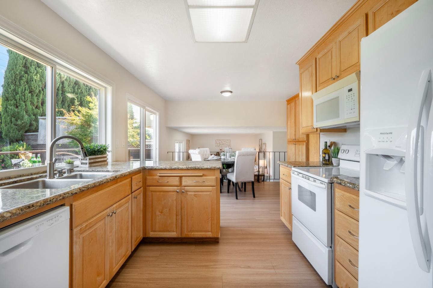 947 Maclay DR