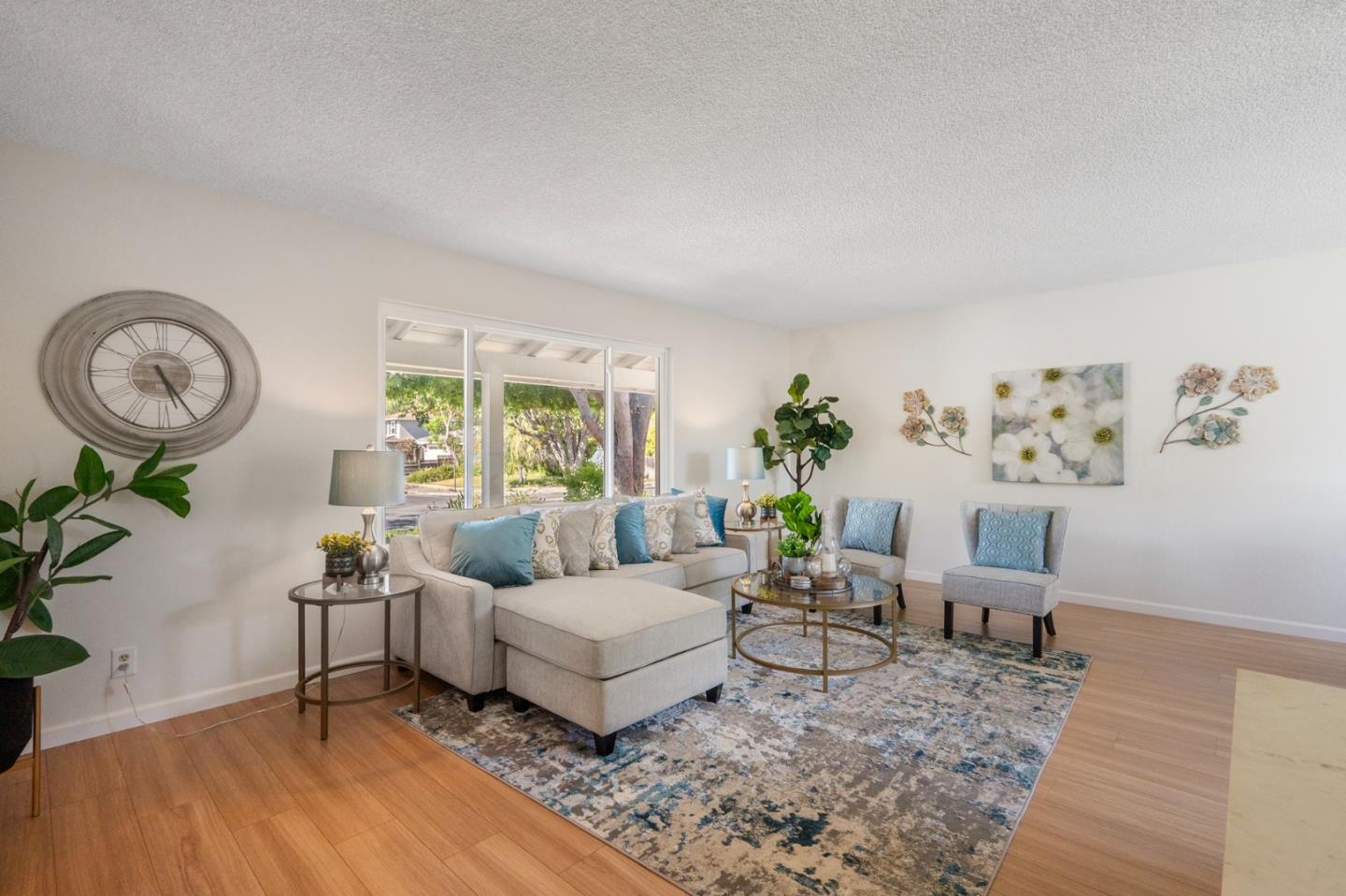 947 Maclay DR