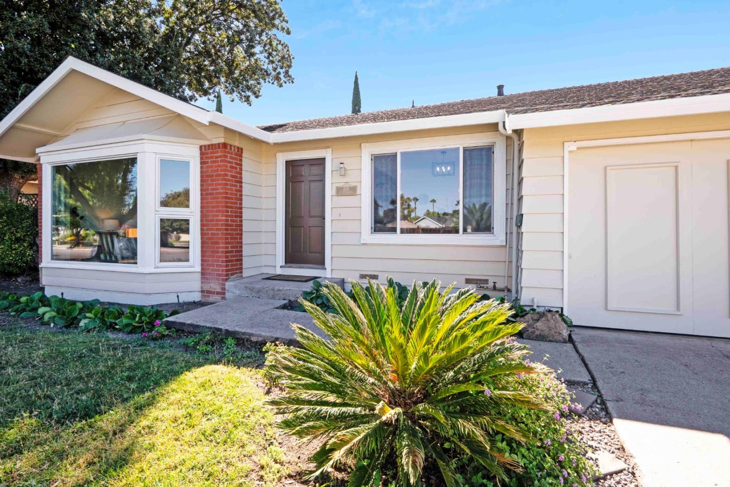 618 Galen DR