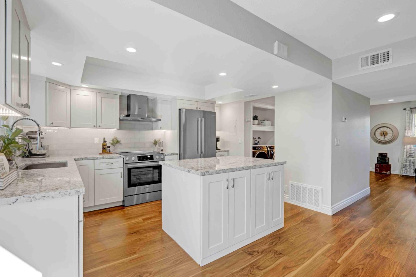 7116 Coral Gables CIR