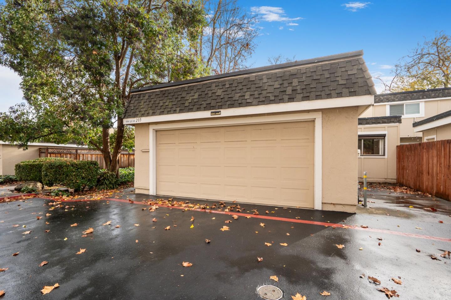 205 Fairway Glen Ln.