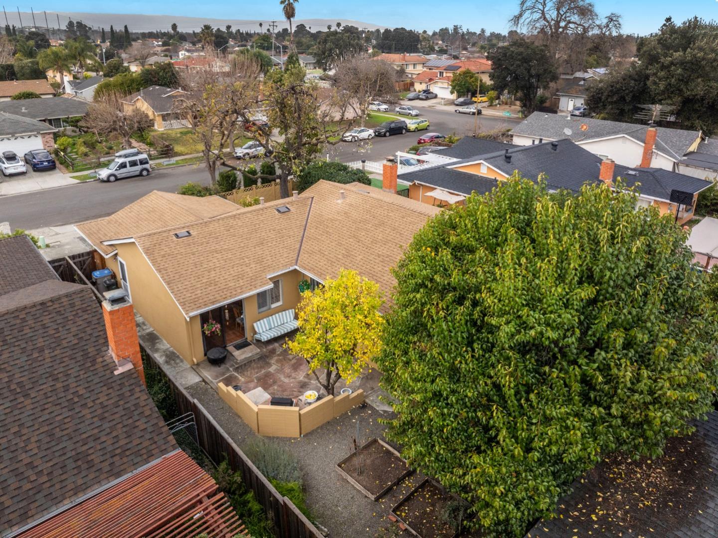 2768 Kern AVE