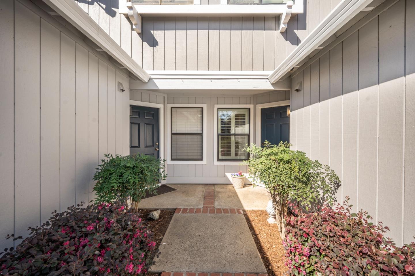 371 Creekview DR