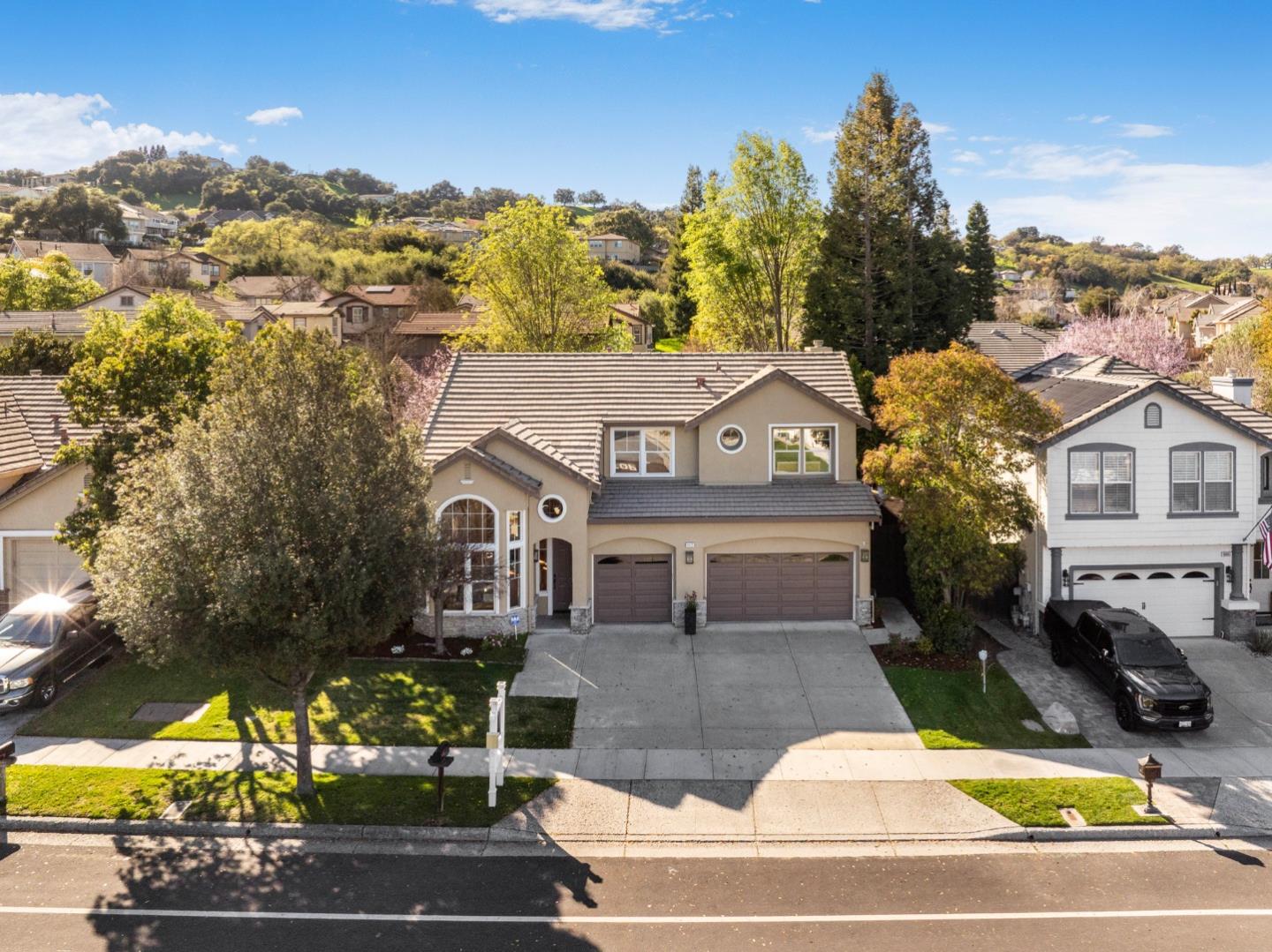 9073 Rancho Hills DR