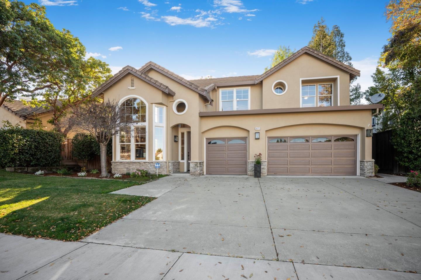 9073 Rancho Hills DR