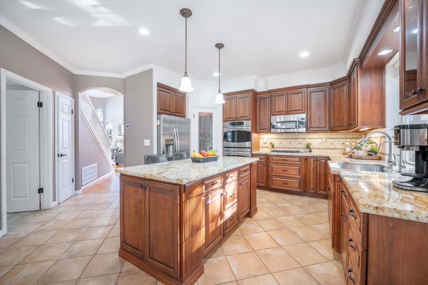 9073 Rancho Hills DR