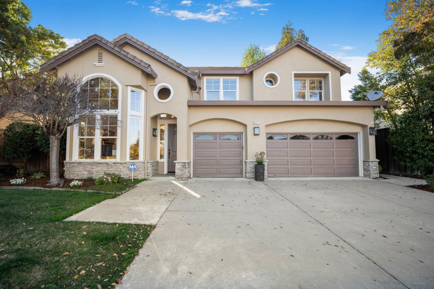 9073 Rancho Hills DR