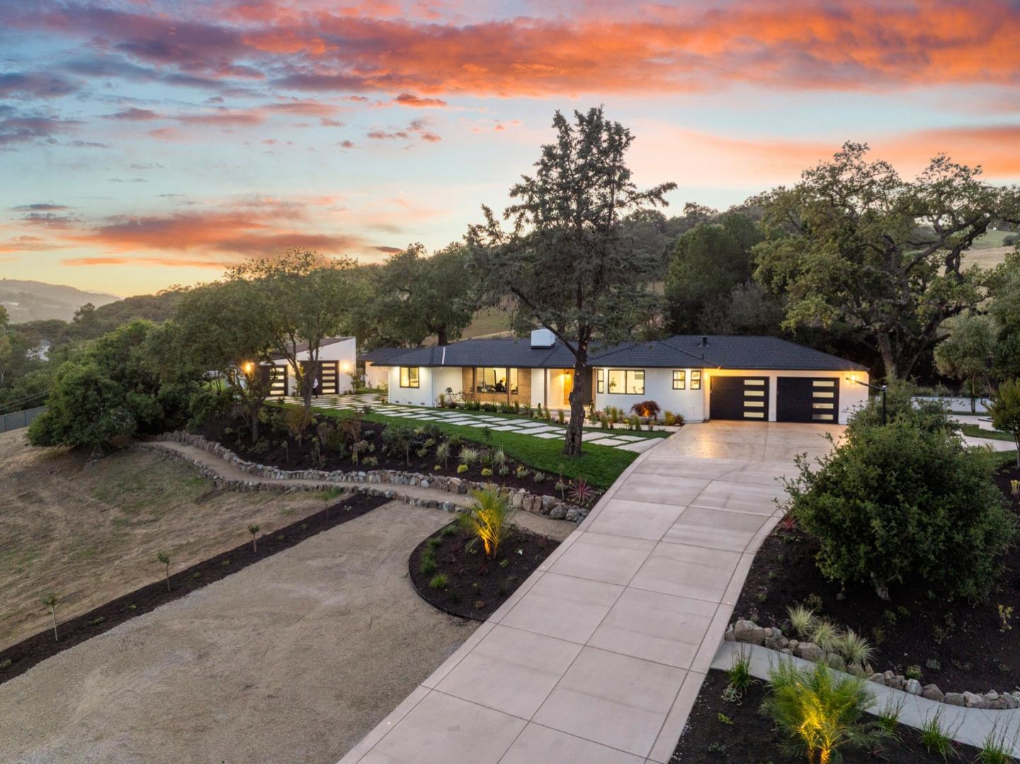 2275 Llagas RD