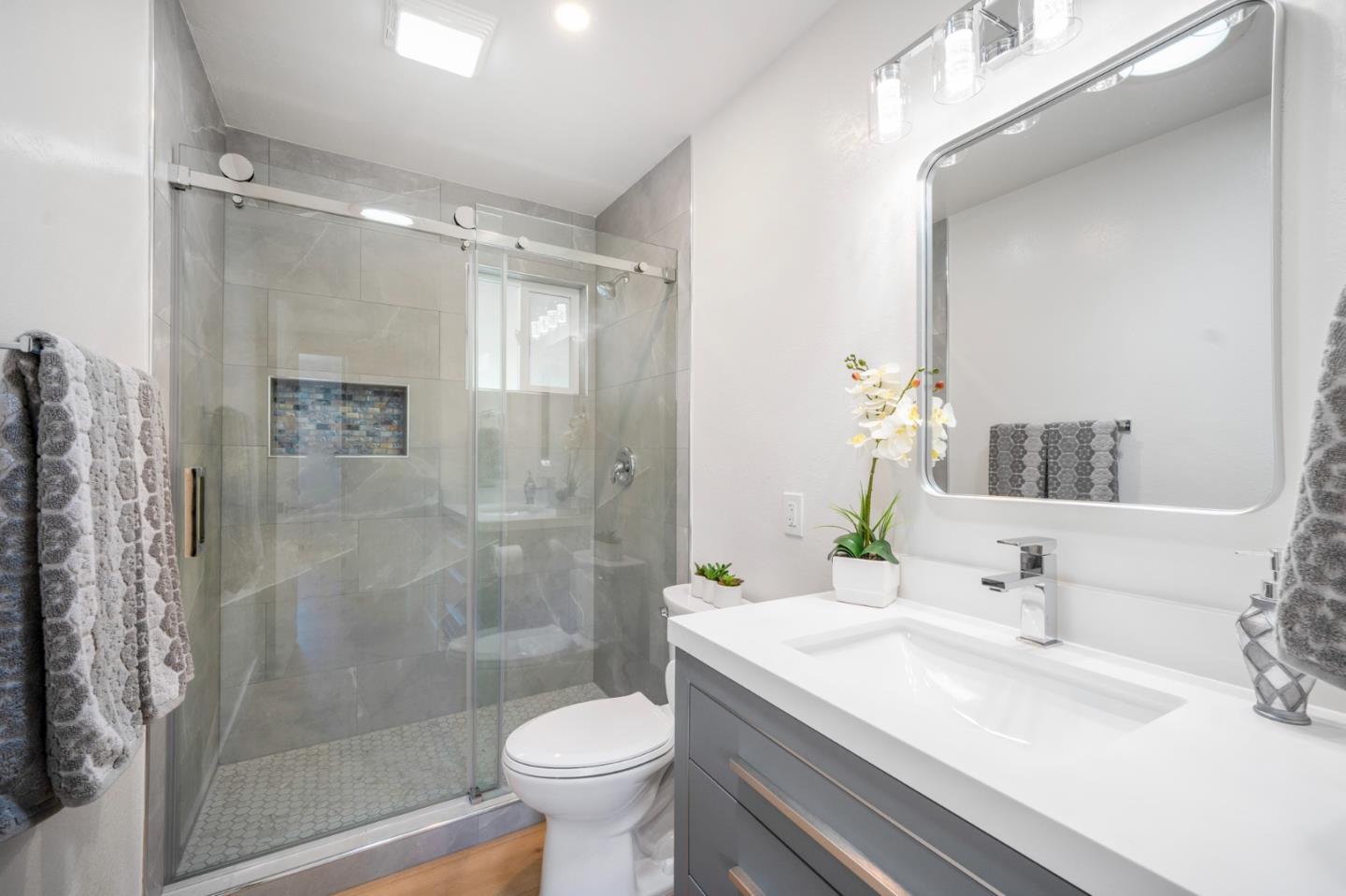 125 Foothill CT
