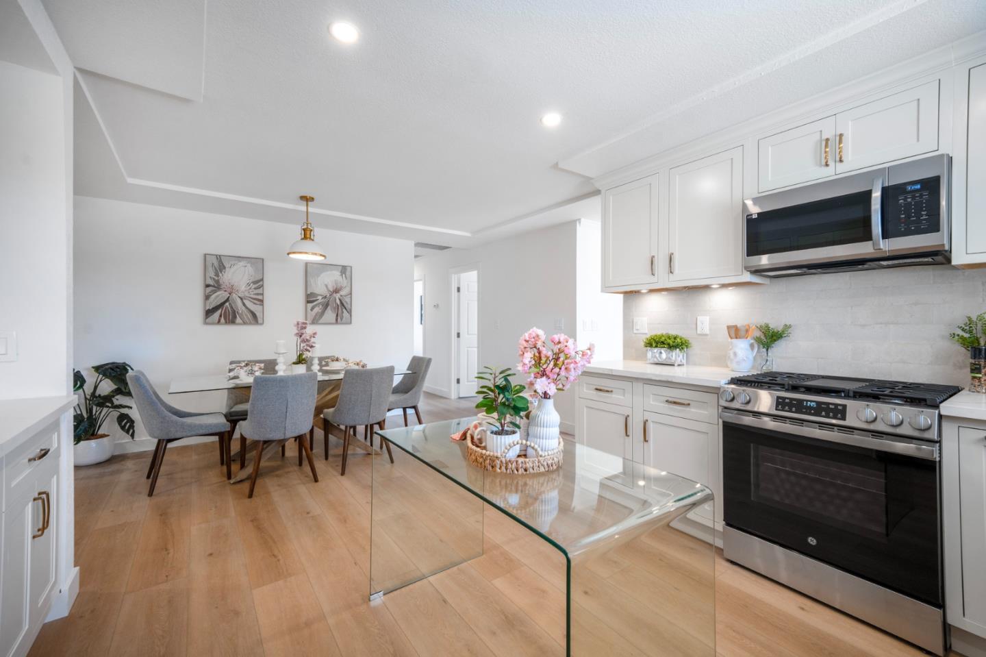 125 Foothill CT
