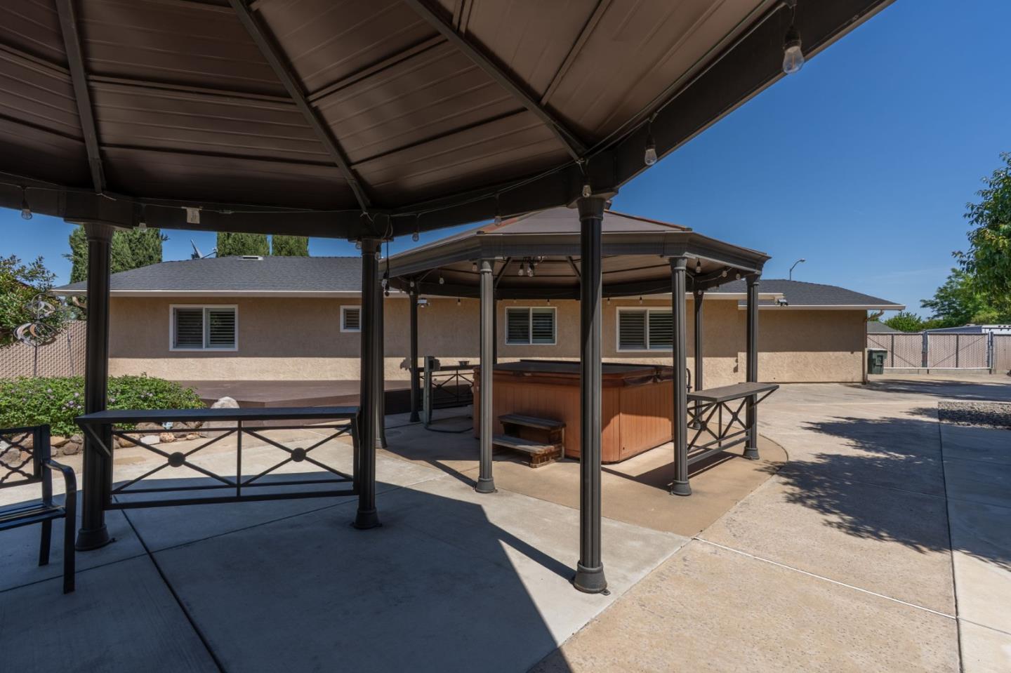 677 Hacienda AVE