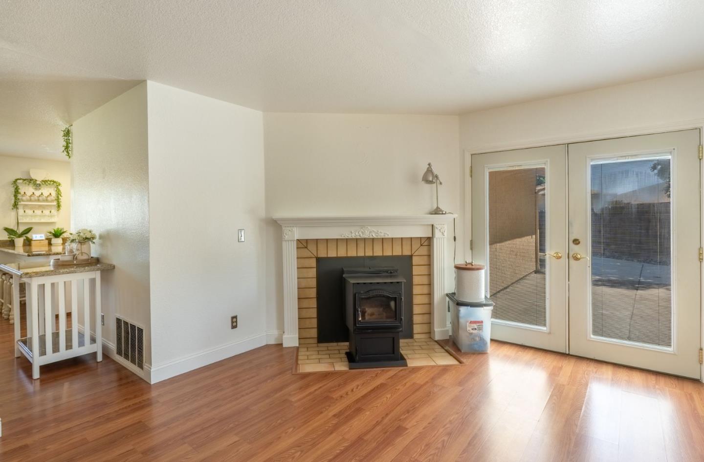 677 Hacienda AVE
